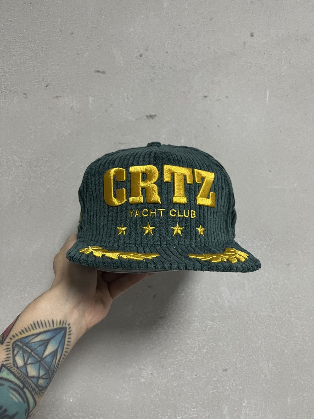 Corteiz Rare Corteiz X Soho Yacht Club Corduroy Snapback Hat Green Size ONE SIZE - 2 Thumbnail