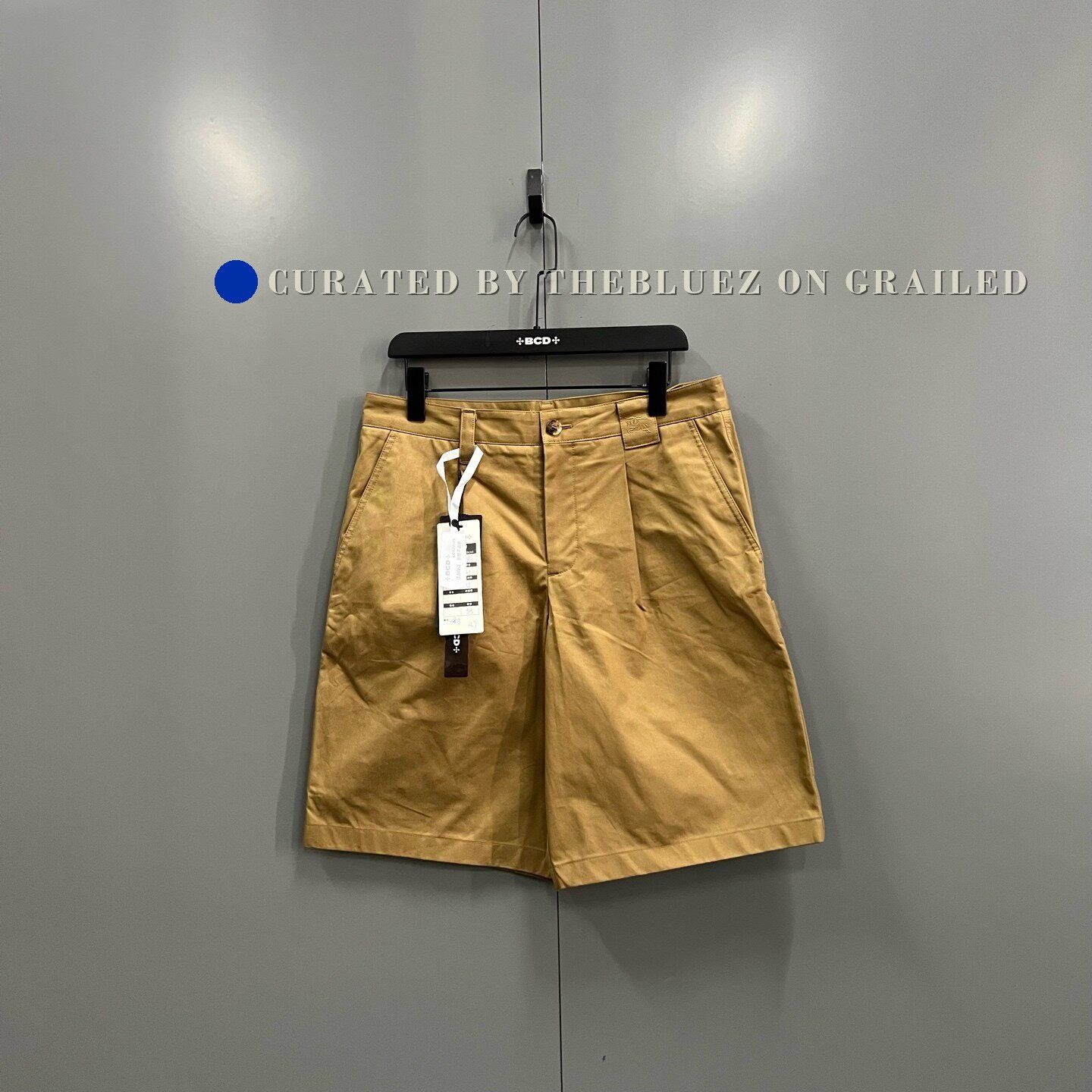 Burberry Khaki Shorts Size 48