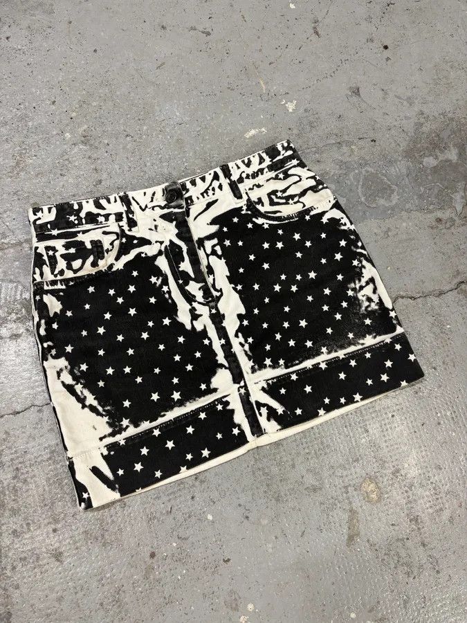 Dolce & Gabbana 2010s Dolce & Gabbana Overprint Stars Black & White Skirt Size 26" / US 2 / IT 38 - 4 Thumbnail