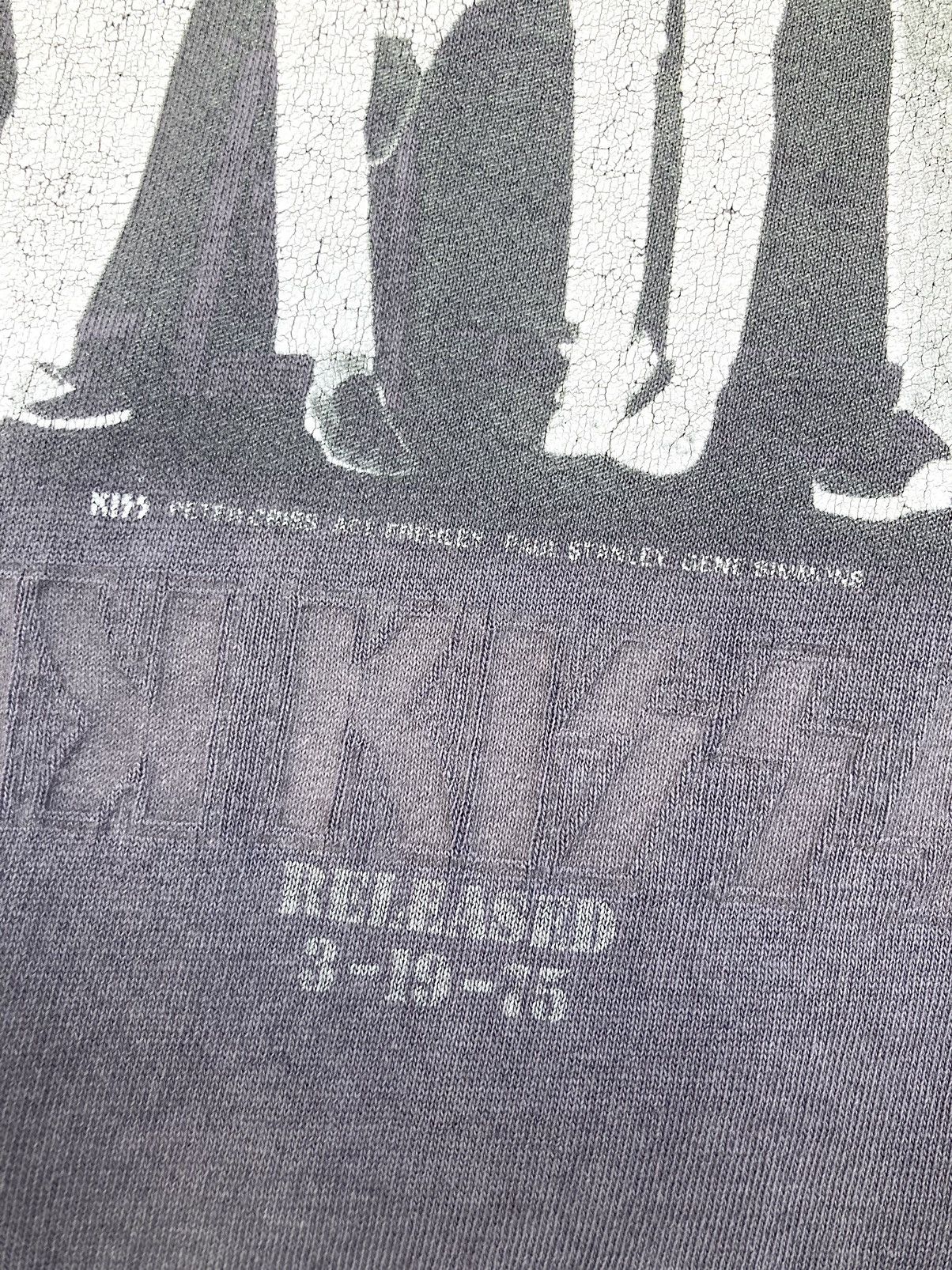 Band Tees Sun Faded Vintage Early 2000 Kiss Band Tee Size US L / EU 52-54 / 3 - 4 Thumbnail