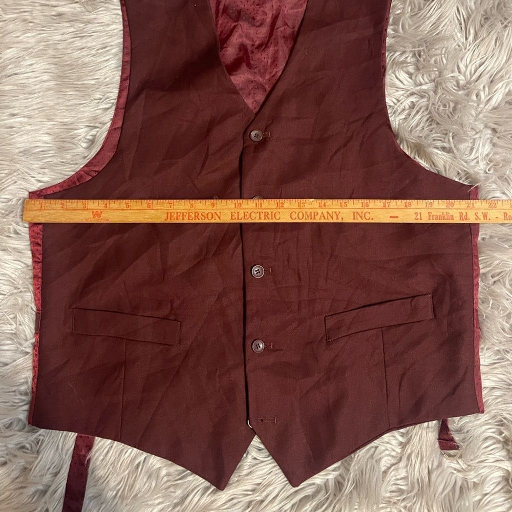 Vinci Vintage Vinci Maroon Button-Up Vest measurements shown Size US M / EU 48-50 / 2 - 3 Thumbnail