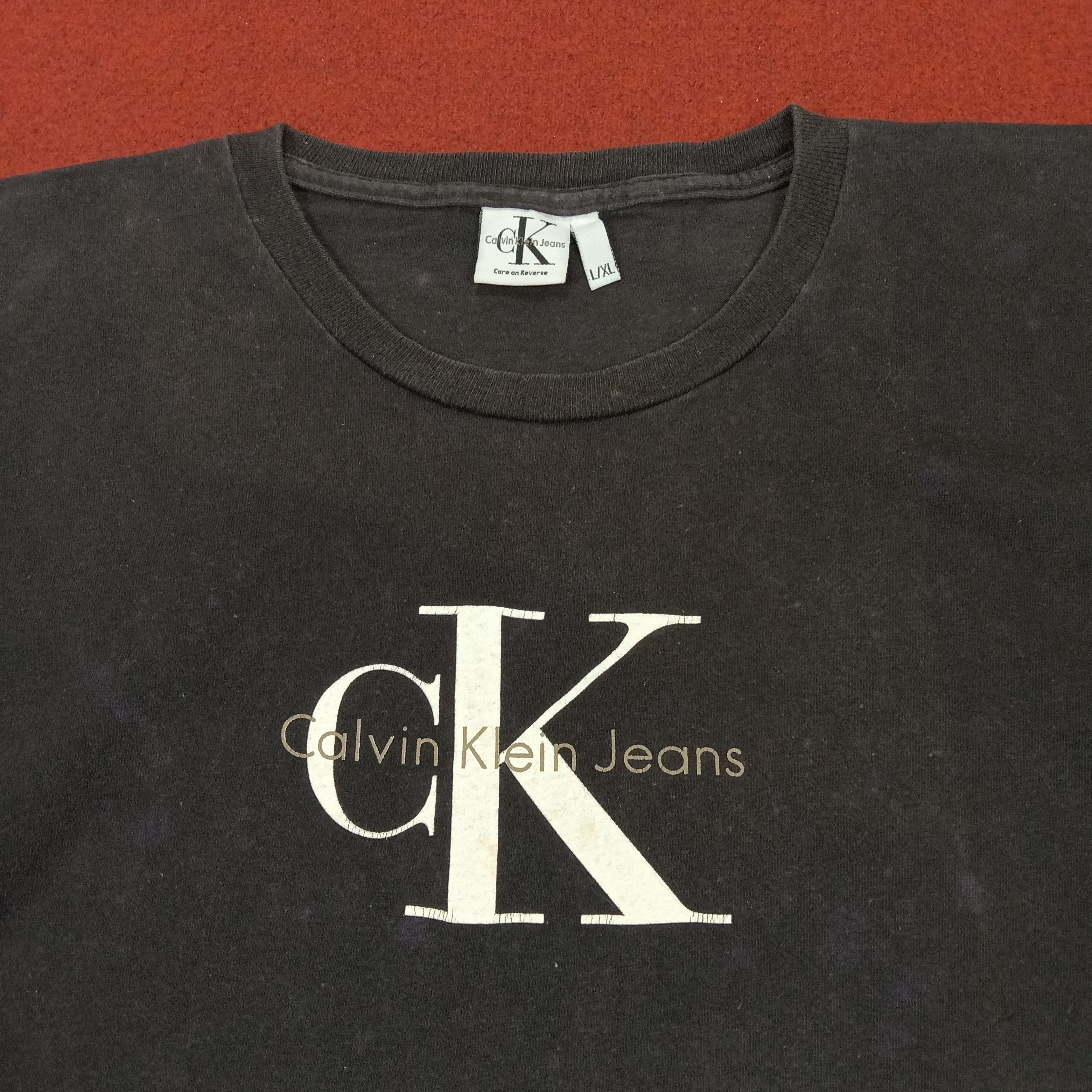 Calvin Klein × Vintage Calvin Klein Center Logo Spell Out Design Vintage Tshirt Size US L / EU 52-54 / 3 - 7 Thumbnail
