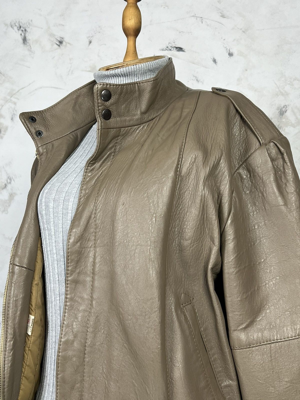 Vintage Vintage Leather Bomber Jacket Size M - L Size M / US 6-8 / IT 42-44 - 4 Thumbnail