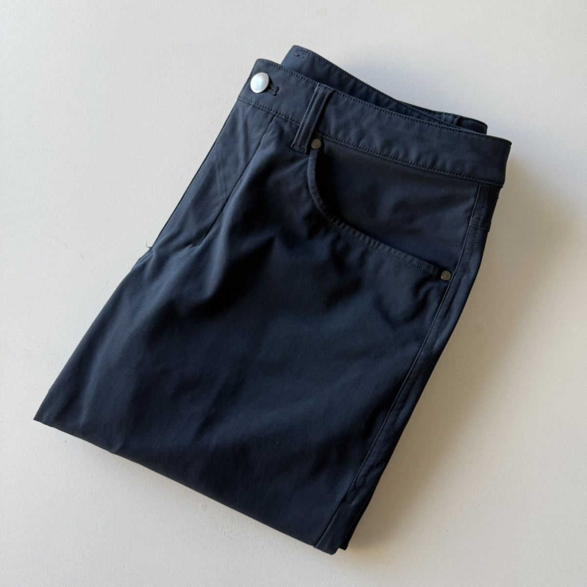 Lululemon ABC Classic-Fit 5 Pocket Pant ($138 Retail) Size US 31 - 9 Thumbnail