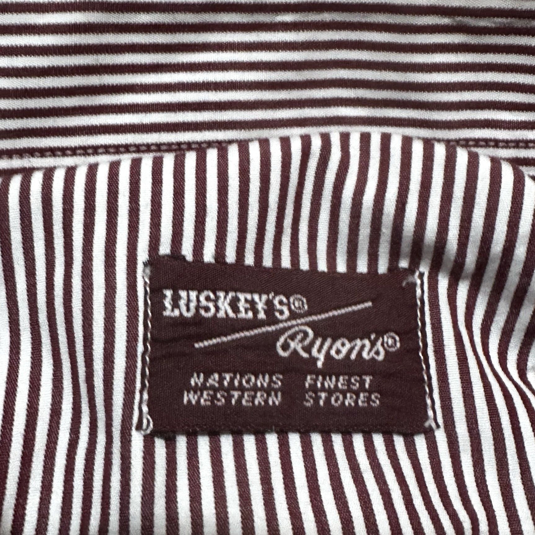 Vintage VINTAGE Luskeys Ryons Button Up Shirt Mens 16 1/2 Maroon Striped Western Cowboy Shirt Mens Regular Size 16.5 Maroon Stripe Cowboy Western Mens Shirts Size US L / EU 52-54 / 3 - 4 Thumbnail