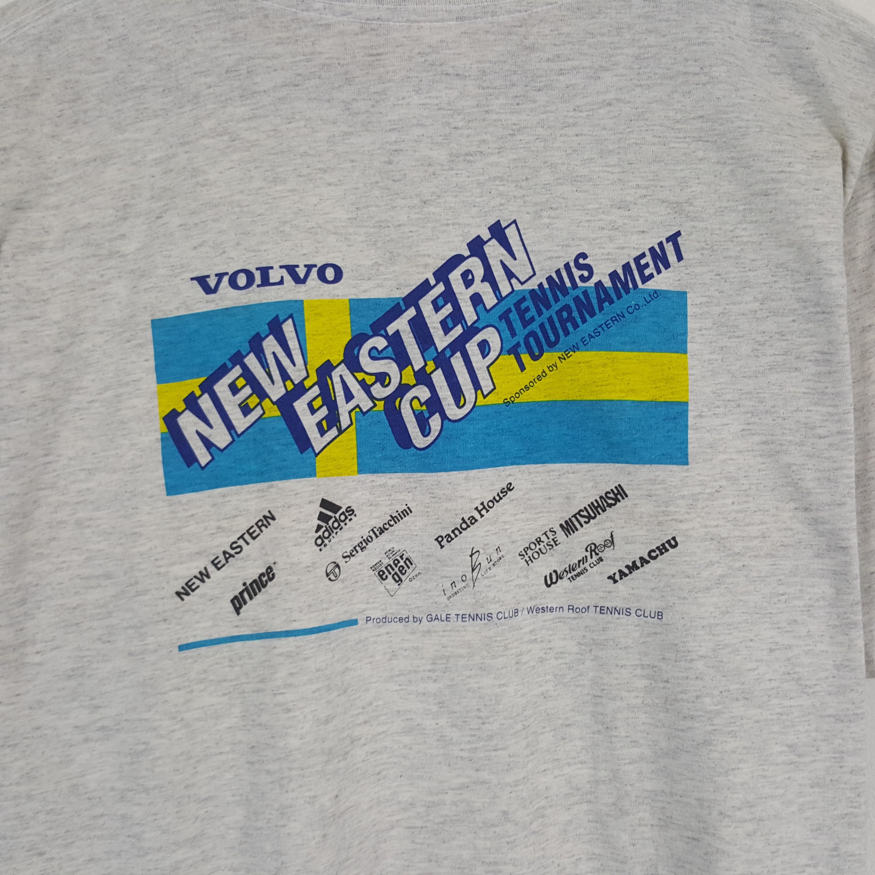 Vintage Vintage Volvo Classic Car Sportwear Tshirt Size US M / EU 48-50 / 2 - 4 Thumbnail
