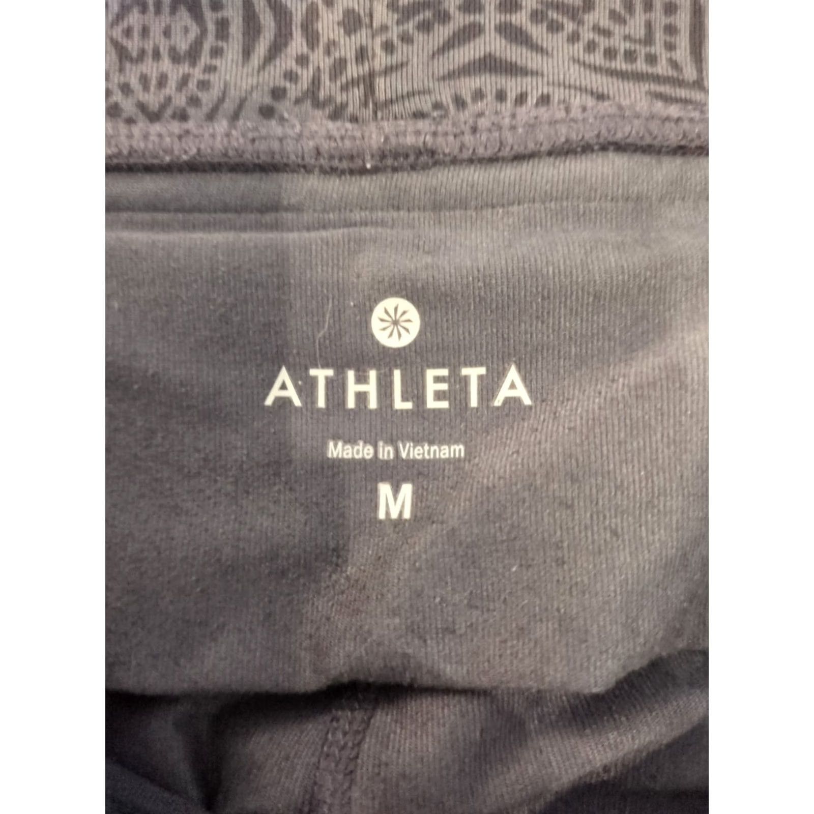 Athleta Athleta Leggings Capri Womens Medium Gray Stretch Pockets Tapered Flat Front Regular Size Type Pants Capris workout Casual Travel Workwear Size 32" / US 10 / IT 46 - 4 Thumbnail