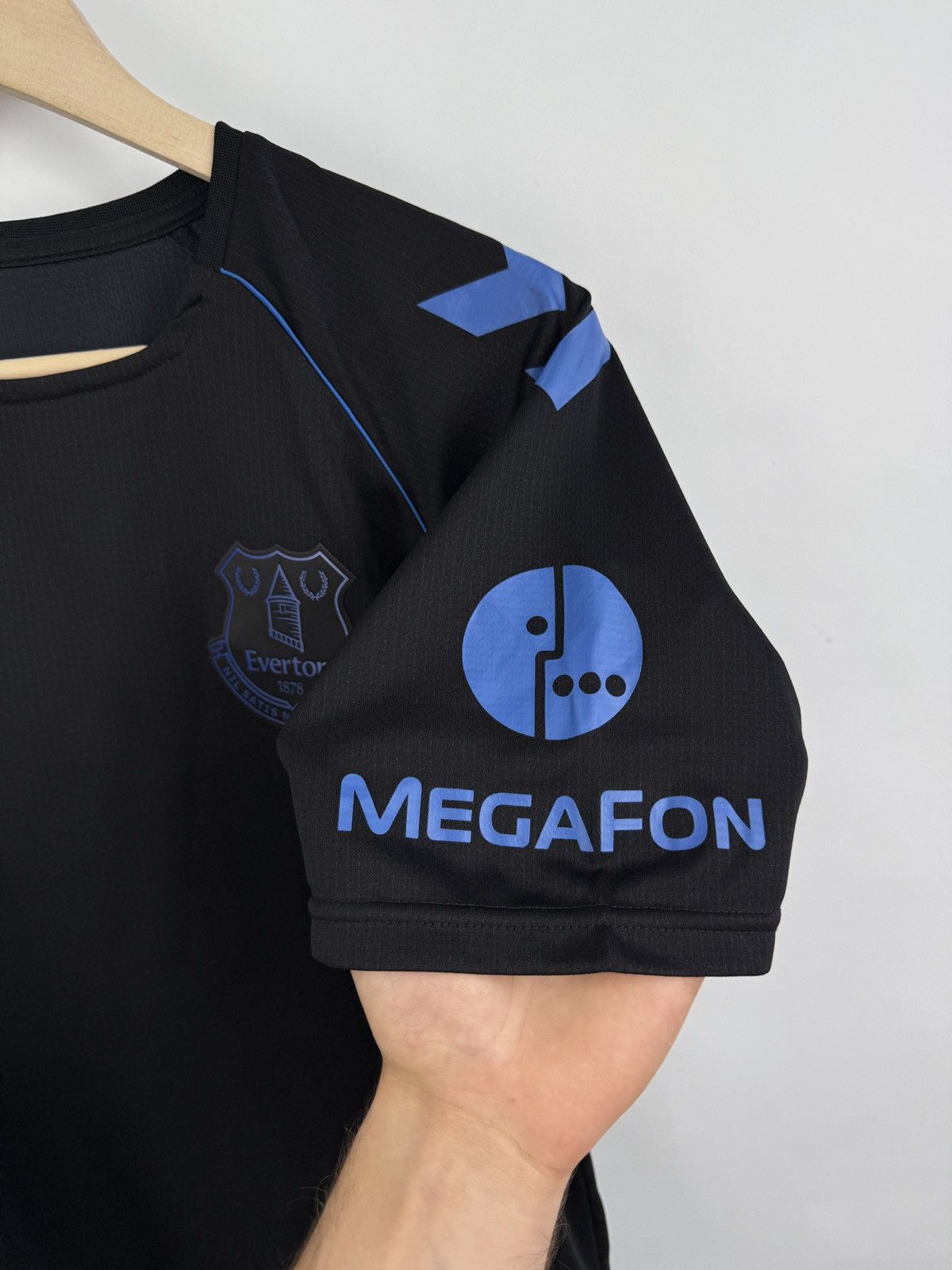 Hummel 🏴󠁧󠁢󠁥󠁮󠁧󠁿 2021/22 Everton Hummel Training Football Soccer Jersey Y2K Size US M / EU 48-50 / 2 - 5 Thumbnail