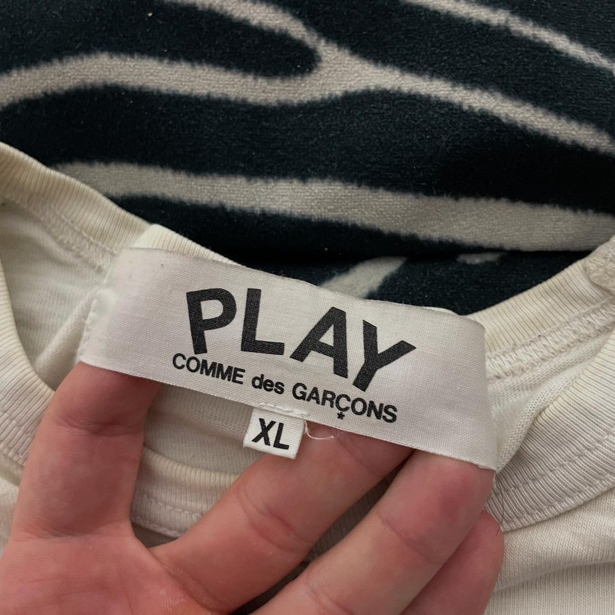 Comme des Garcons PLAY Comme Des Garçons Play CDG T-Shirt Mini Logo Heart Tee Size US XL / EU 56 / 4 - 3 Thumbnail