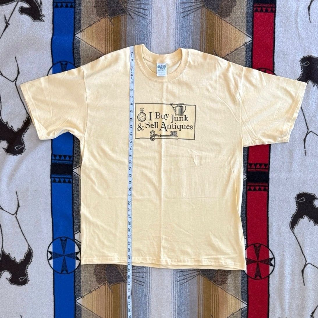Gildan VINTAGE I Buy Junk & Sell Antiques T-Shirt XL Men Yellow 90s Gildan Short Sleeve Regular Mens Size US XL / EU 56 / 4 - 5 Thumbnail