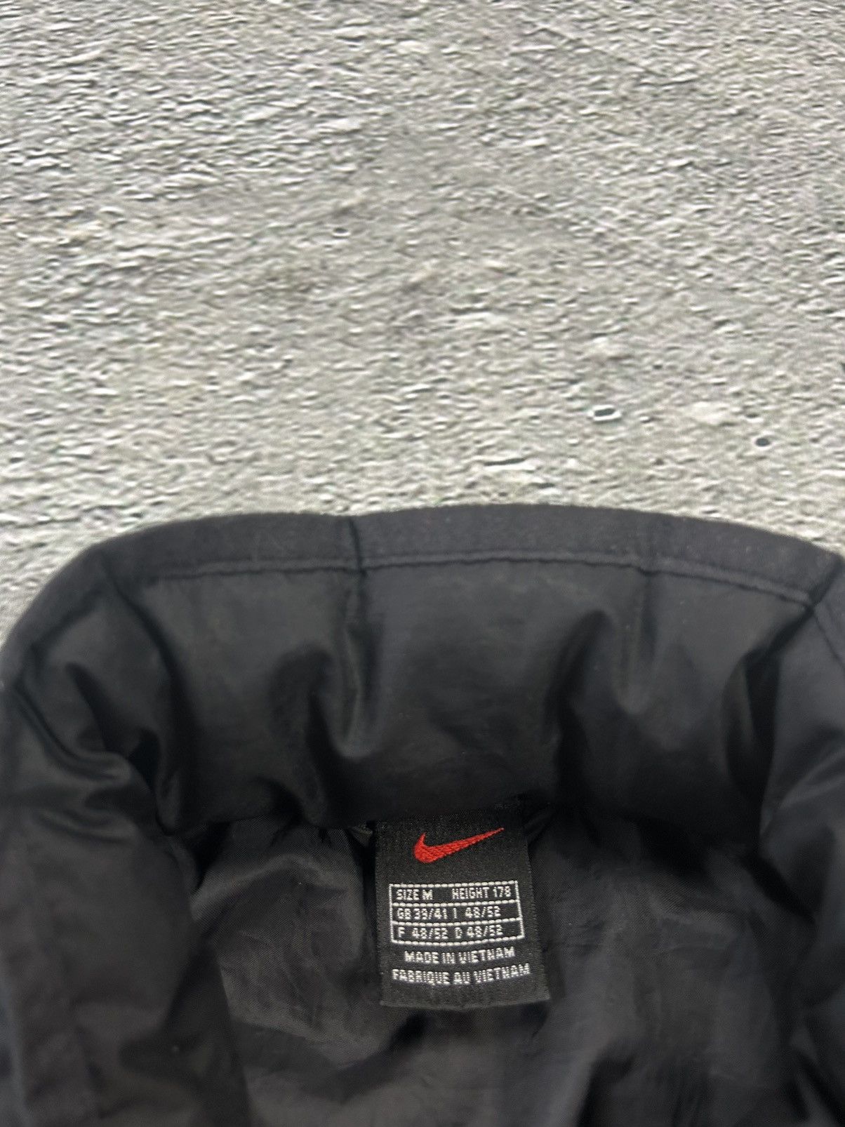 Nike Nike puffer jacket big logo baby blue vintage 90s black Size US M / EU 48-50 / 2 - 8 Thumbnail