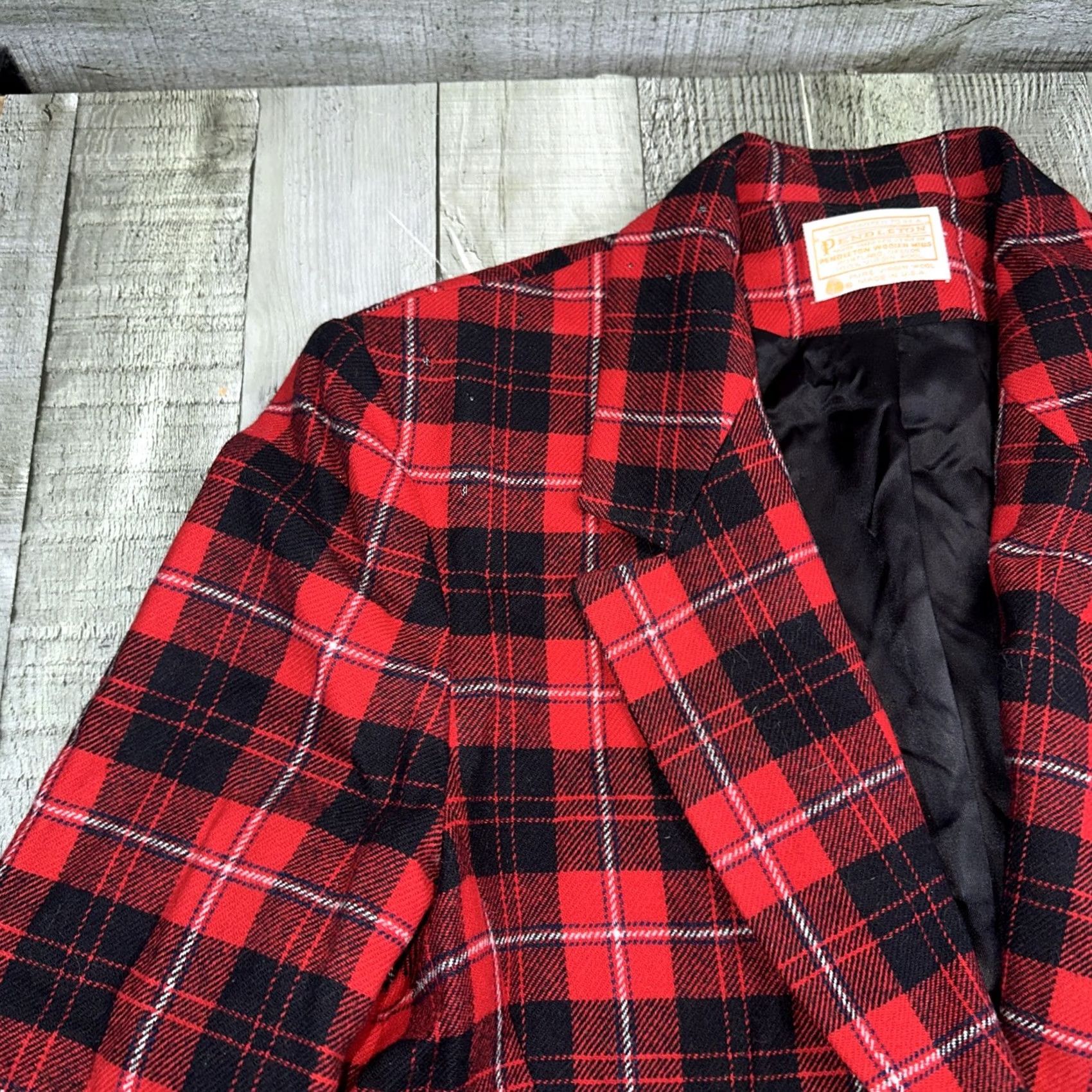 Pendleton VINTAGE Pendleton Blazer Wool 100% Tweed Red Plaid Gold Buttons Size 12 Womens Jacket Size XL / US 12-14 / IT 48-50 - 6 Thumbnail