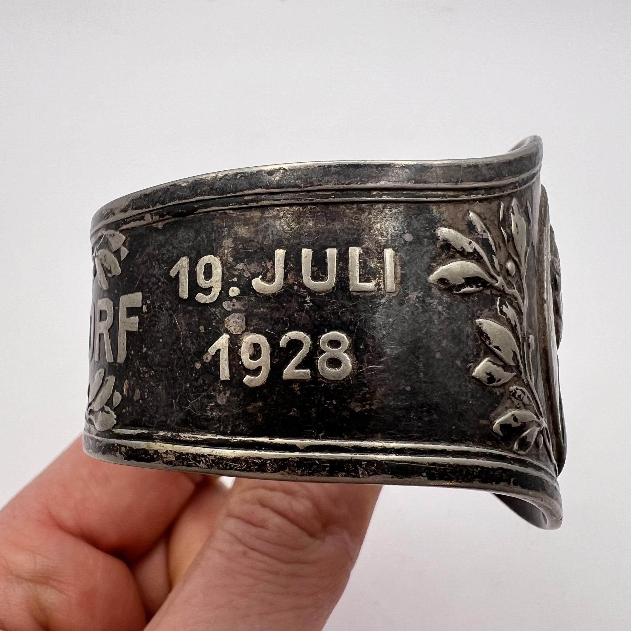Vintage 1928 Berndorf Antique Coin Silver Napkin Ring medallion Size ONE SIZE - 3 Thumbnail