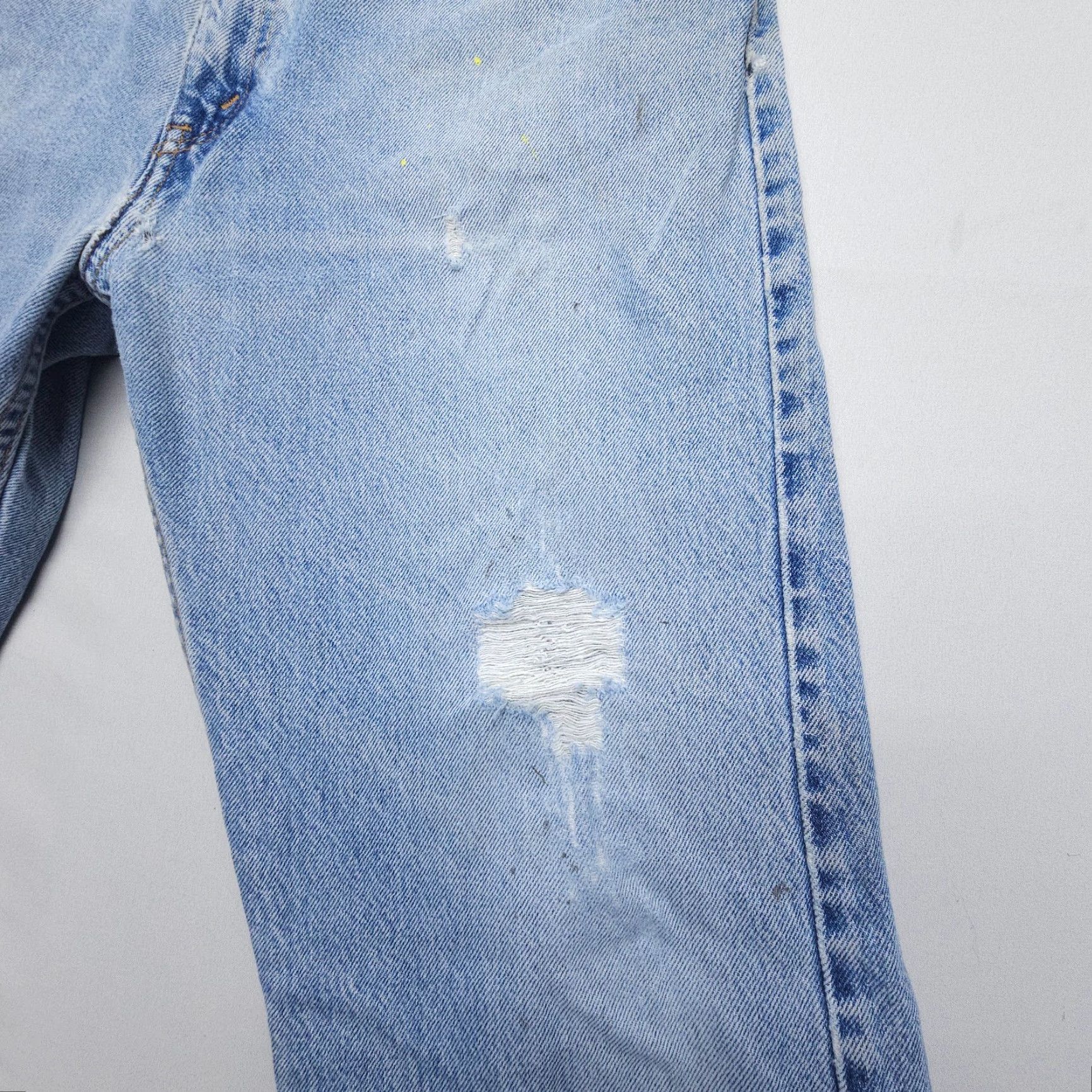 Levi's VINTAGE Levi's 505 Jeans Mens 36 x 30 Light Denim Distressed 90s Straight Pockets 5 Size US 36 / EU 52 - 6 Thumbnail