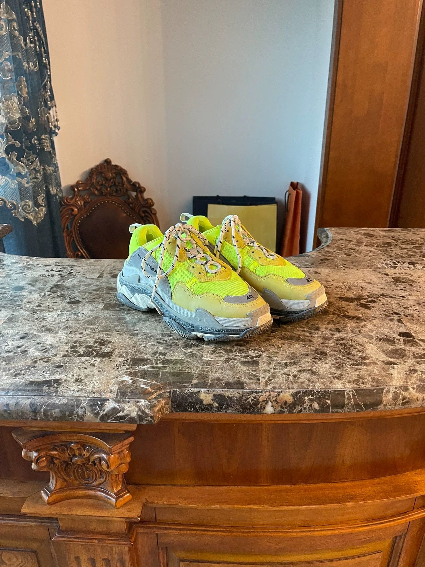 Balenciaga Balenciaga TripleS OG Refl 40 (41/42) Silver Minor Heel Auth Size US 7 / EU 40 - 3 Thumbnail