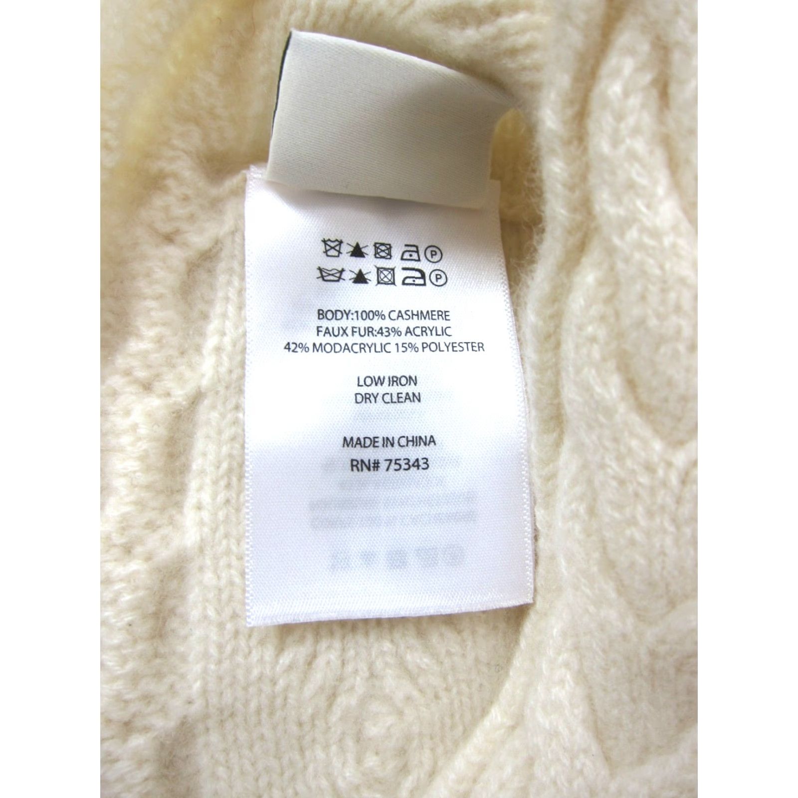 Vintage White Pine Beanie Hats Womens One Size Ivory 100% Cashmere Soft Cozy Pom Pom Knit Winter Fall Winter Accessories Size ONE SIZE - 4 Thumbnail
