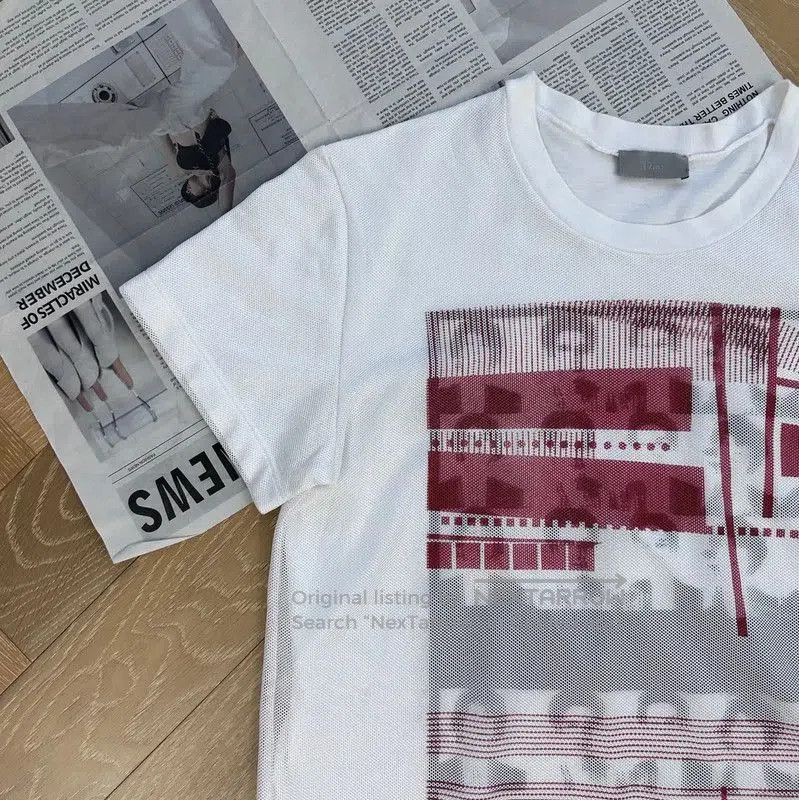 Dior Dior White Men's T-Shirt with Graphic Design . Size US XS / EU 42 / 0 - 6 Thumbnail