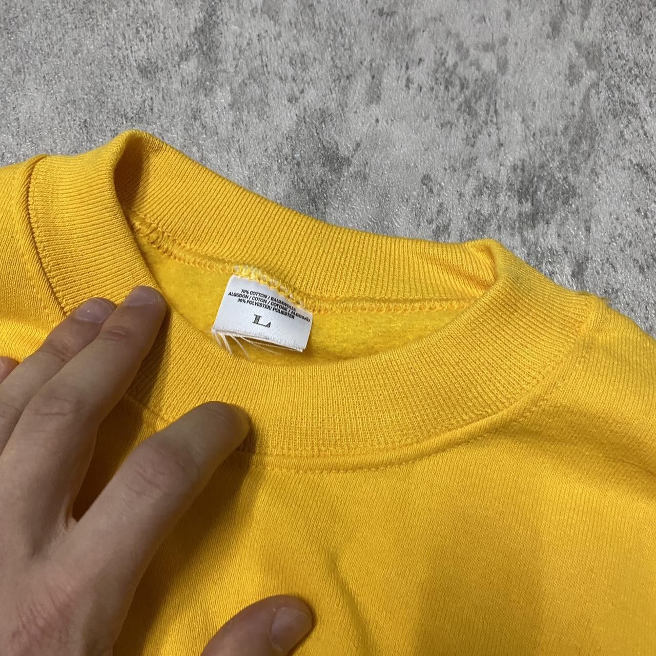 Other Yellow crewneck sweatshirt with a relaxed fit Size US S / EU 44-46 / 1 - 3 Thumbnail