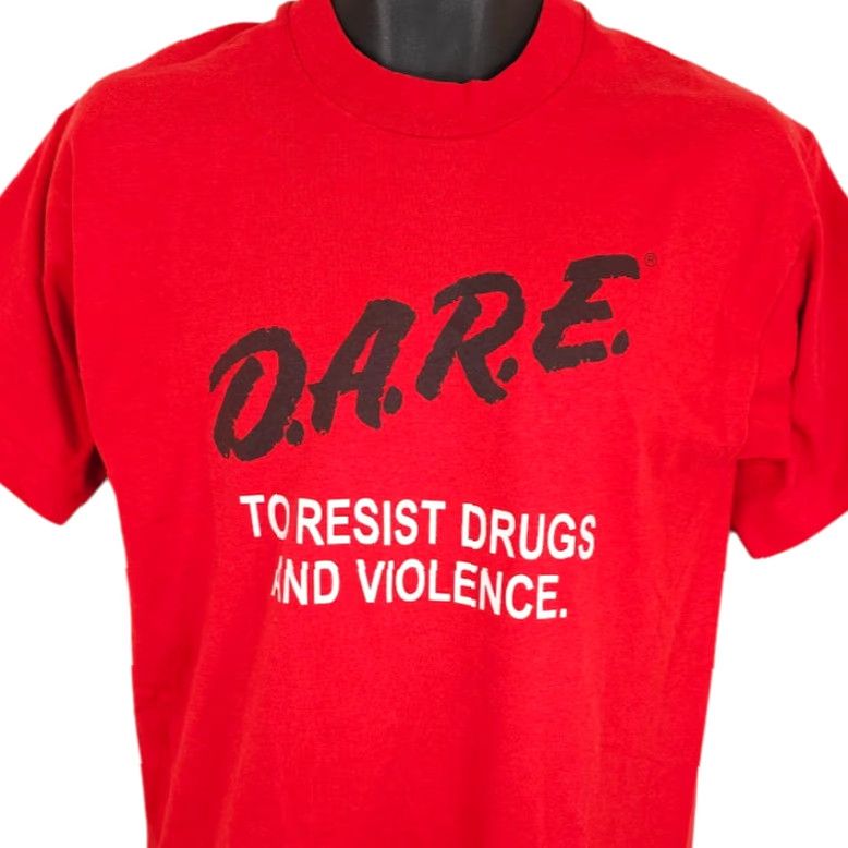 Fruit Of The Loom VINTAGE DARE T Shirt Mens Size Medium Red 90s Resist Drugs And Violence Size US M / EU 48-50 / 2 - 2 Thumbnail
