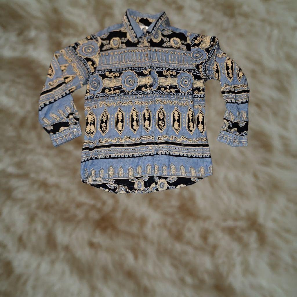 Gotcha VINTAGE Gotcha Covered Shirt Womens M Blue Button Women USA Paisley Rayon Size M / US 6-8 / IT 42-44 - 1 Thumbnail