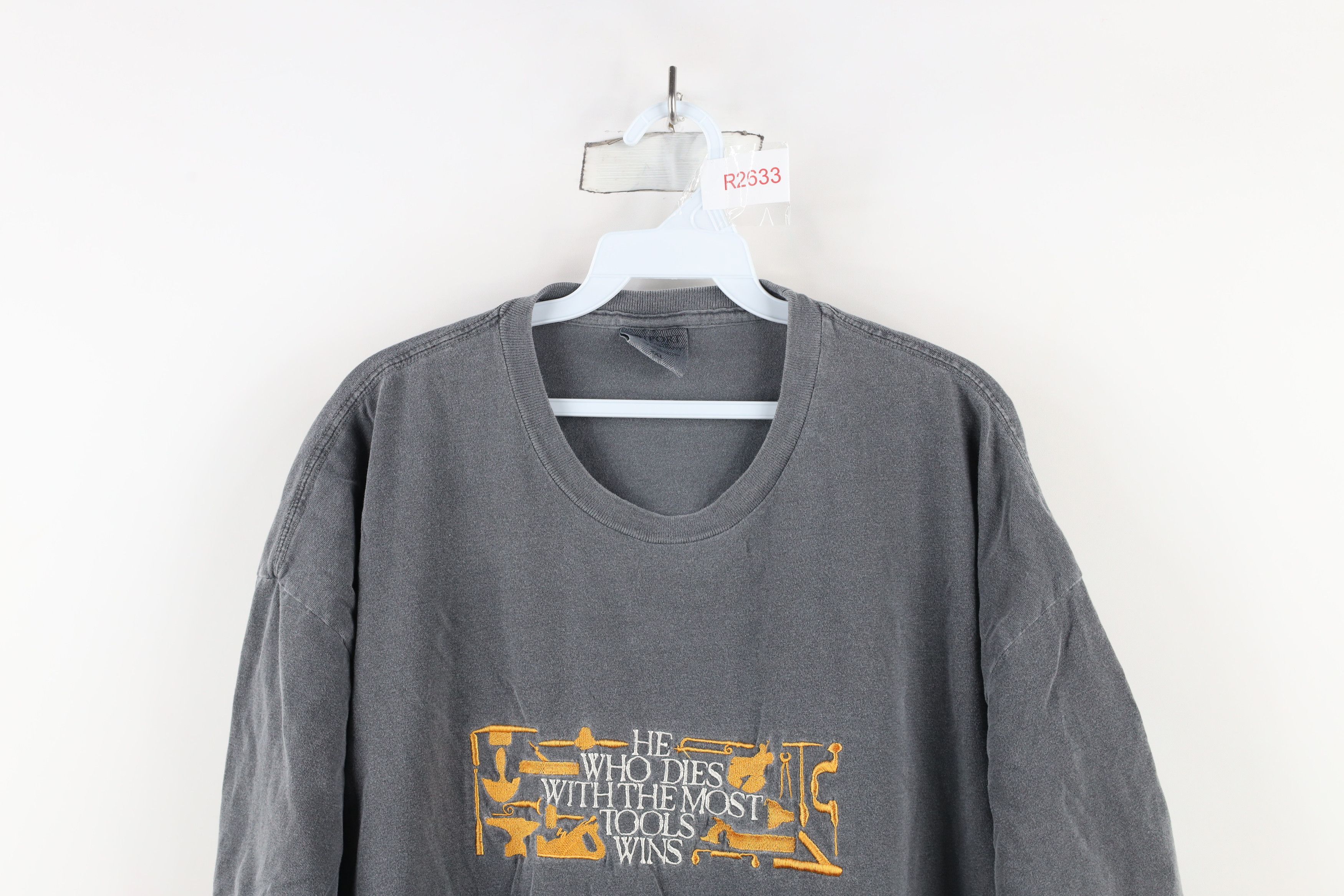Vintage Vintage 90s He Who Dies With The Most Tools Wins T-Shirt Size US XXL / EU 58 / 5 - 2 Thumbnail