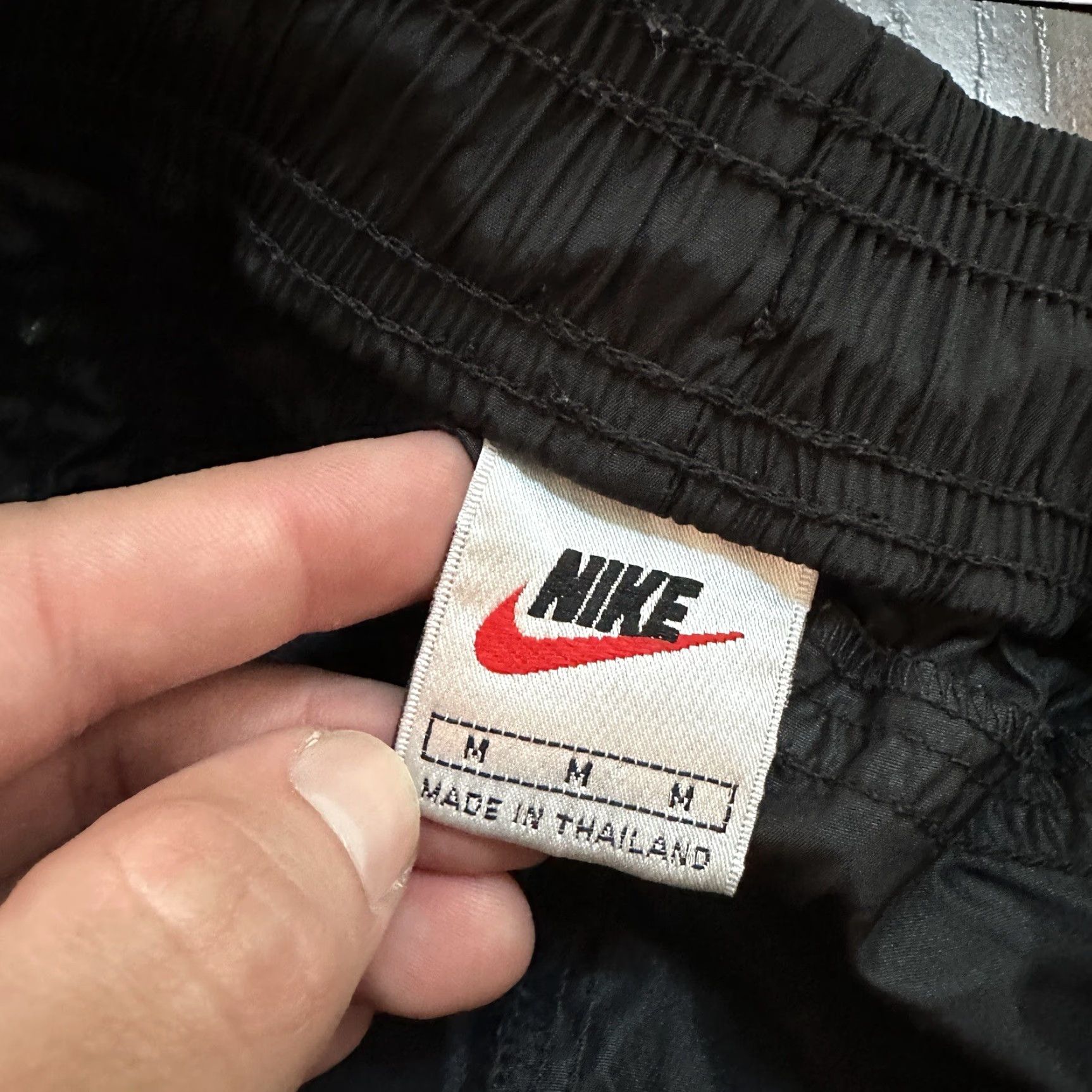 Nike VINTAGE Nike VTG 90s Grey Tag Windpants Track Pants Ankle Zip Unlined Black M 1990s Size US 31 - 6 Thumbnail