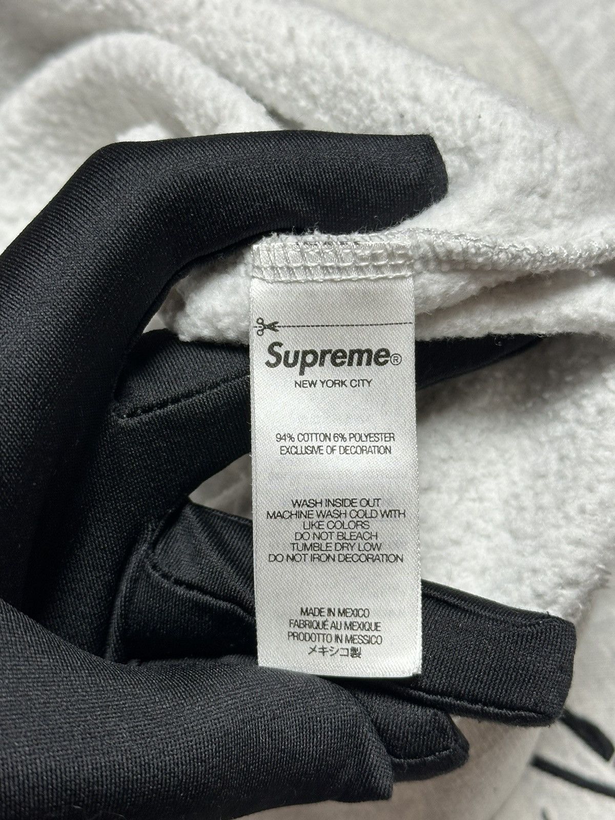 Supreme Supreme Tag Hoodie SS24 Size US L / EU 52-54 / 3 - 11 Thumbnail