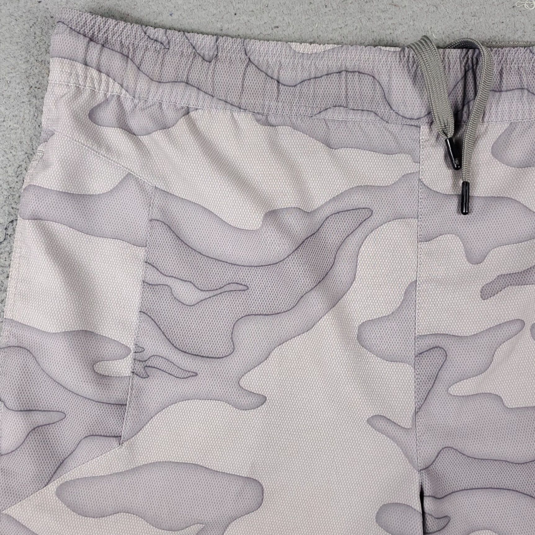 Reebok Reebok Shorts Mens Medium Gray Camouflage Beach Swim Trunks Board Shorts * Size US 31 - 2 Thumbnail