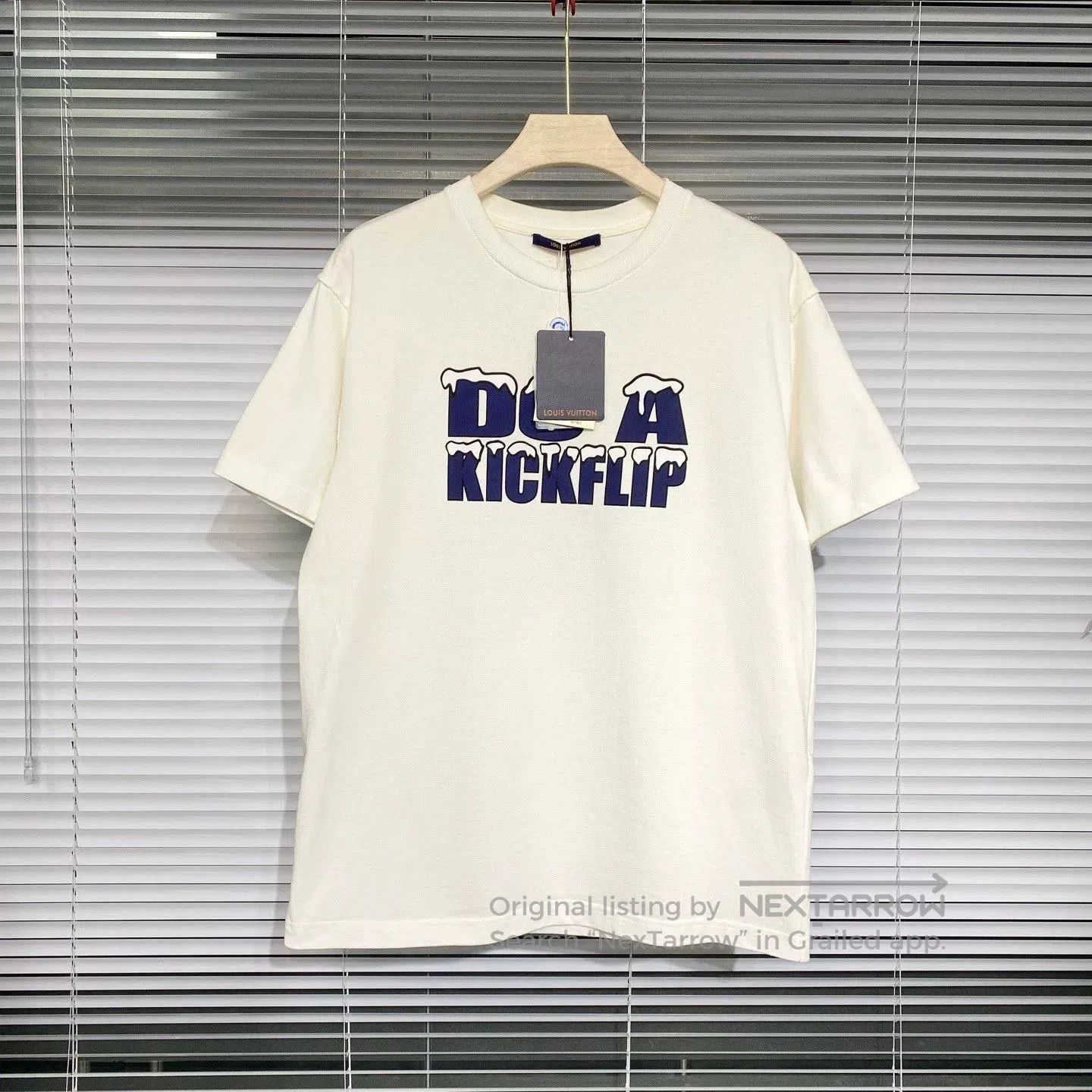 Louis Vuitton LV Snow Mountain Letter Print T-shirt. Size US L / EU 52-54 / 3 - 2 Thumbnail