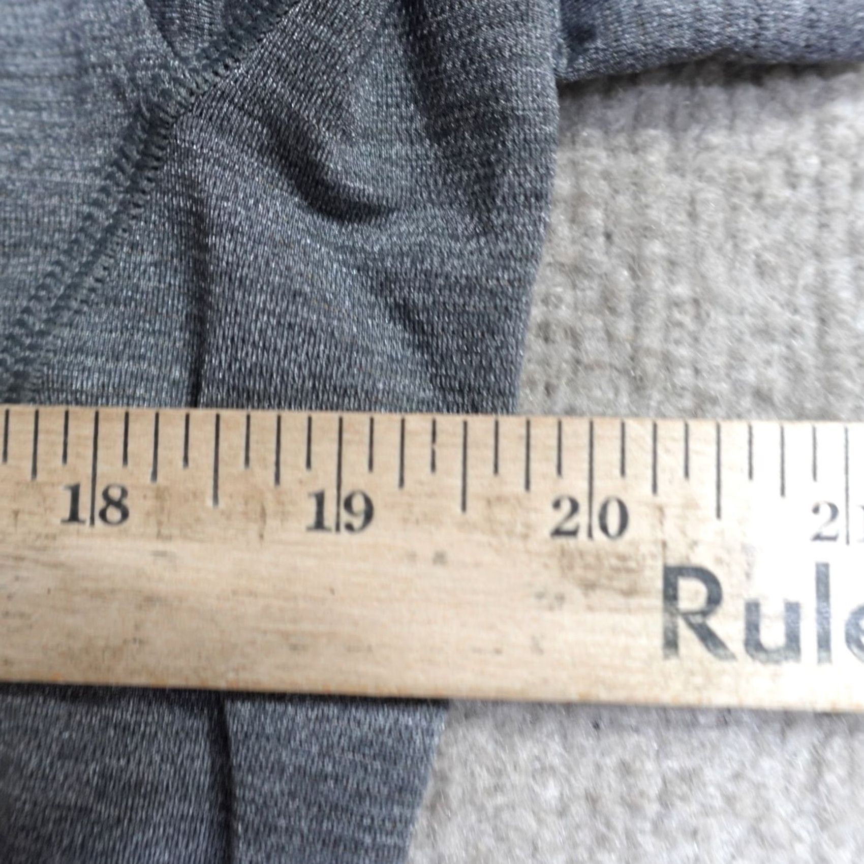 Lululemon Lululemon Polo Shirt Gray Solid Short Sleeve 4 Buttons Large Mens Shirt Polo Ladies? Size US L / EU 52-54 / 3 - 7 Thumbnail