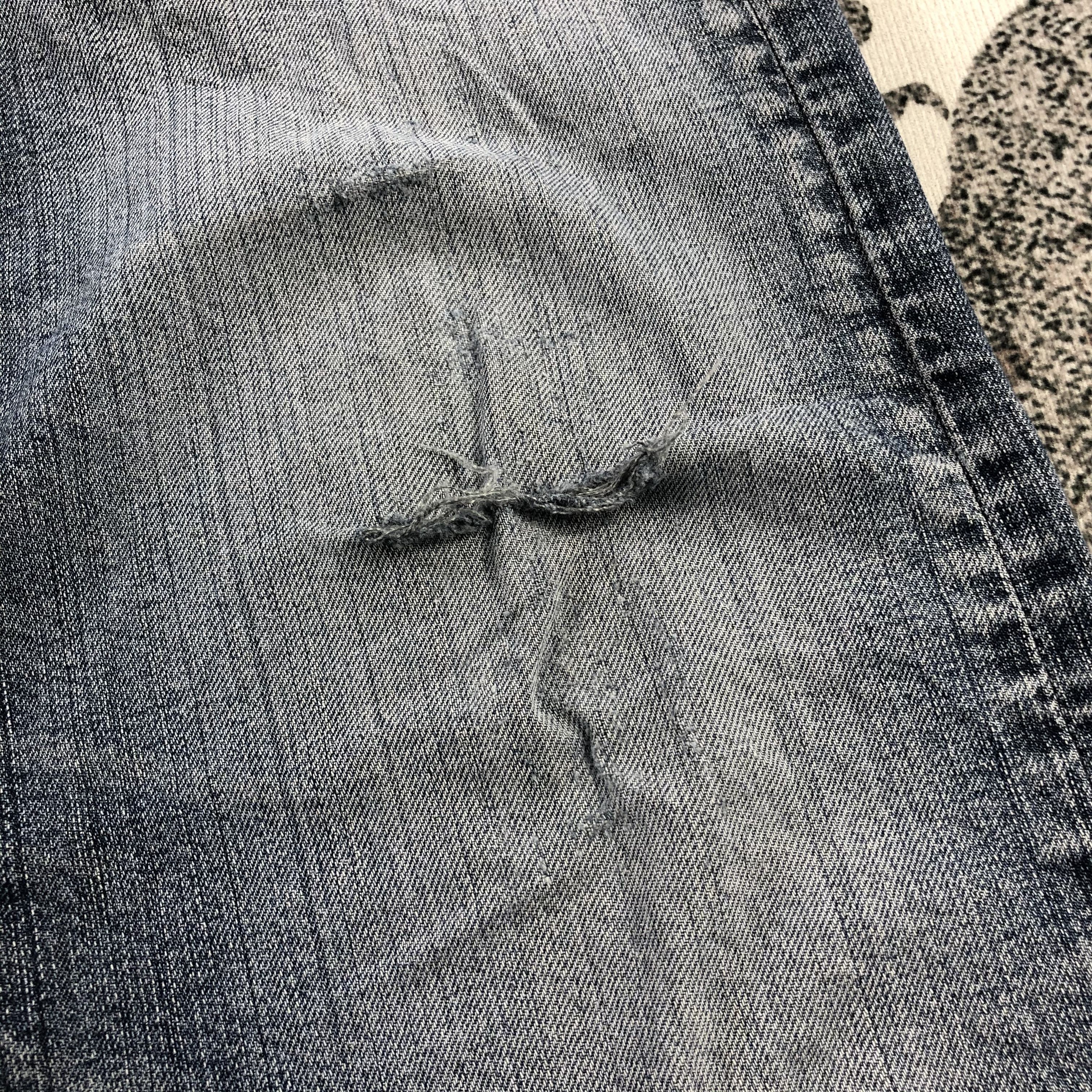 Levi's Vintage Levi's 505 Jeans Distress Faded Blue Denim KJ1027 Size US 32 / EU 48 - 8 Thumbnail