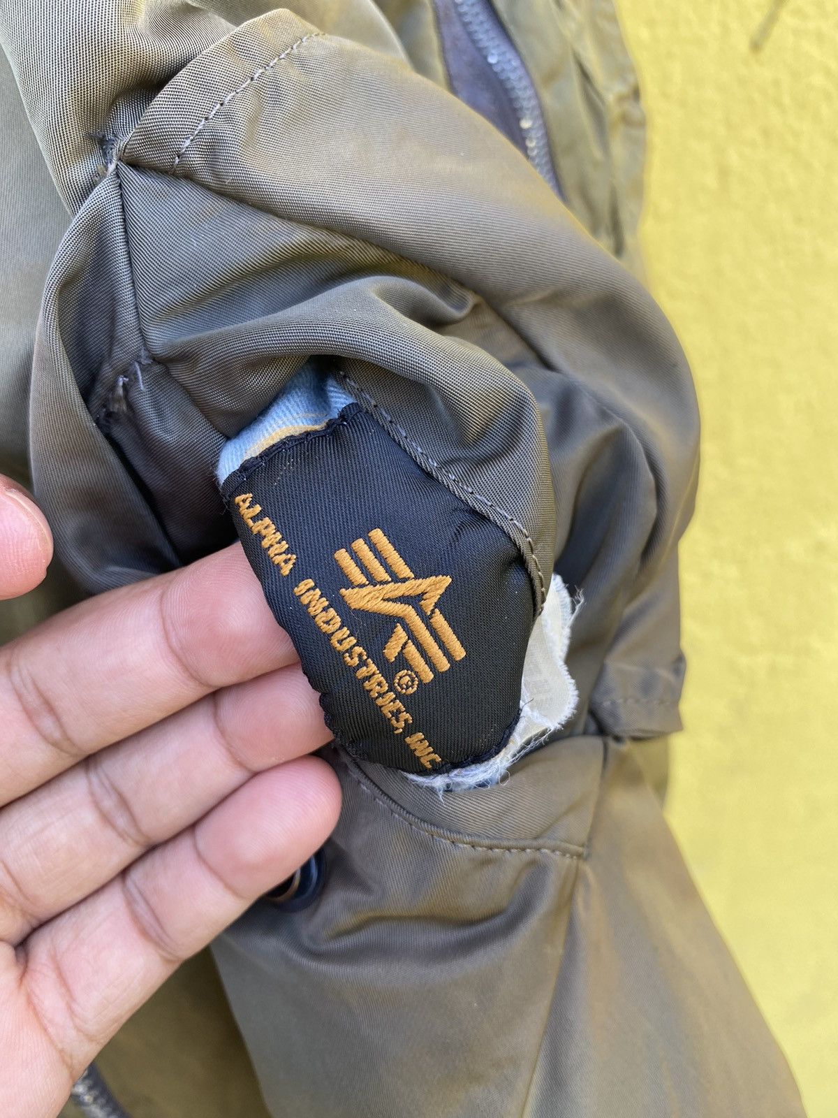 Alpha Industries Vintage Ma-1 Alpha industries sunfaded bomber jacket Size US M / EU 48-50 / 2 - 5 Thumbnail