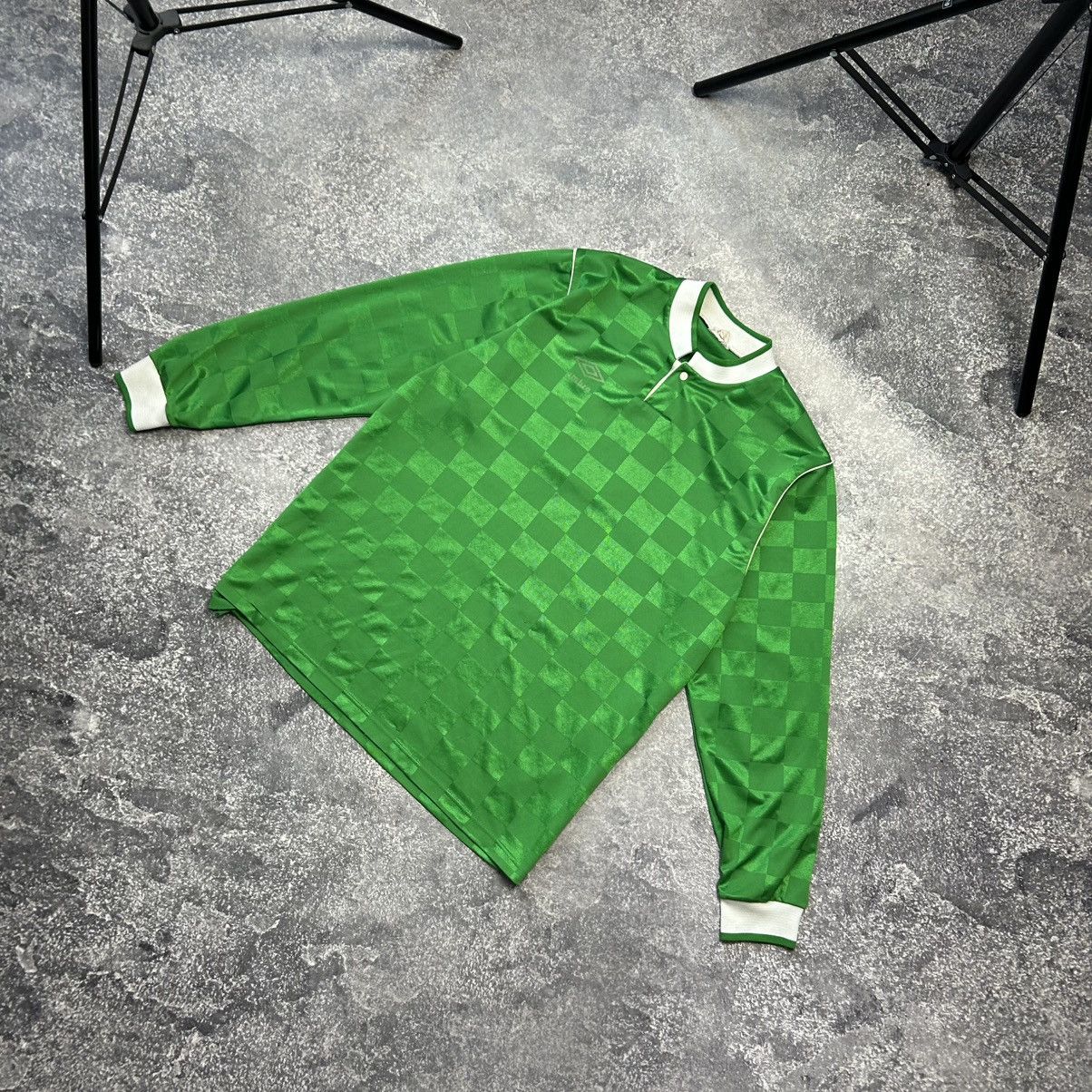 Umbro Vintage Umbro 8 Number Player 90’s Soccer longsleeve Size US L / EU 52-54 / 3 - 1 Thumbnail