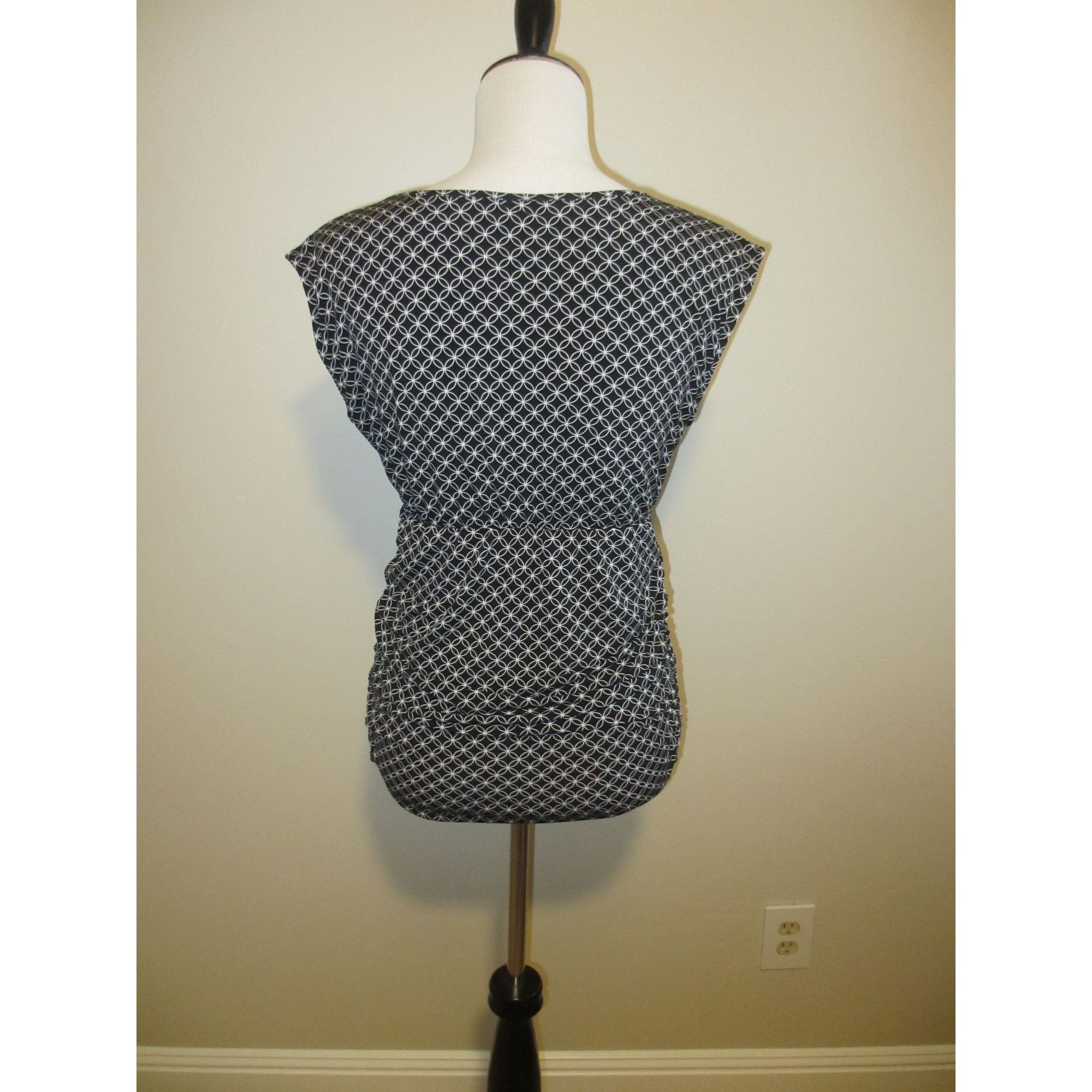 Other Motherhood Maternity Black & White Geometric Print Sleeveles Size S / US 4 / IT 40 - 2 Thumbnail