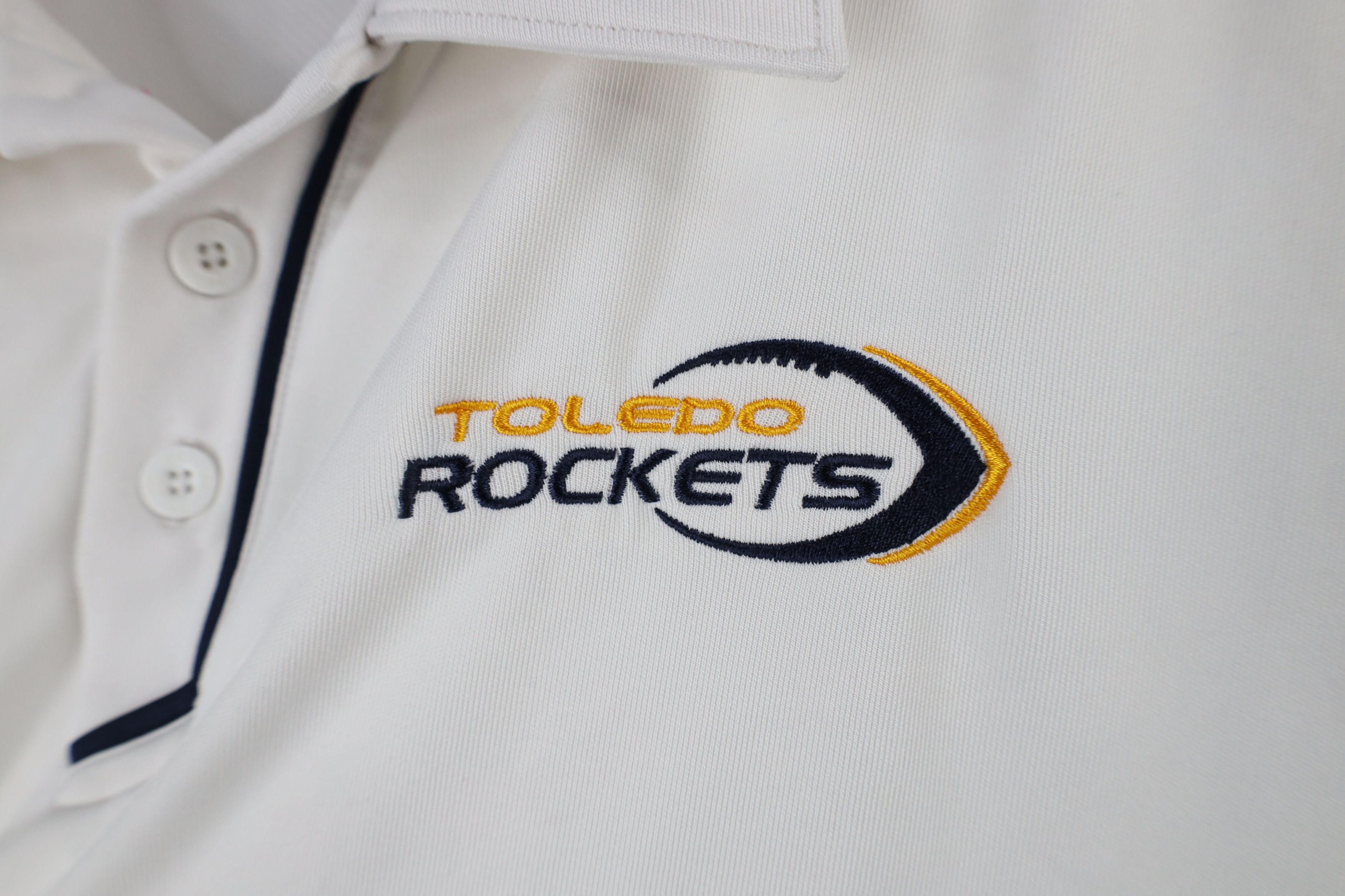 Under Armour × Vintage Under Armour University of Toledo Football Polo Shirt White Size US XXL / EU 58 / 5 - 5 Thumbnail