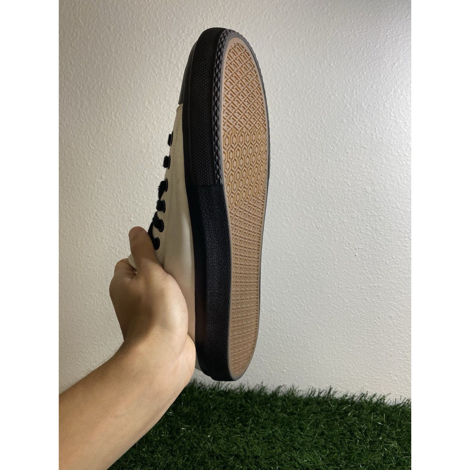 Burberry Burberry Two-Tone ‘white Black’ | ( Size 12-13 US ) Size US 13 / EU 46 - 12 Thumbnail