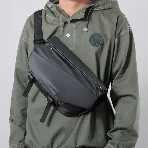 Japanese Brand × Vintage Crossbody Waterproof Chest Shoulder Bag streetwear Size ONE SIZE - 1 Thumbnail