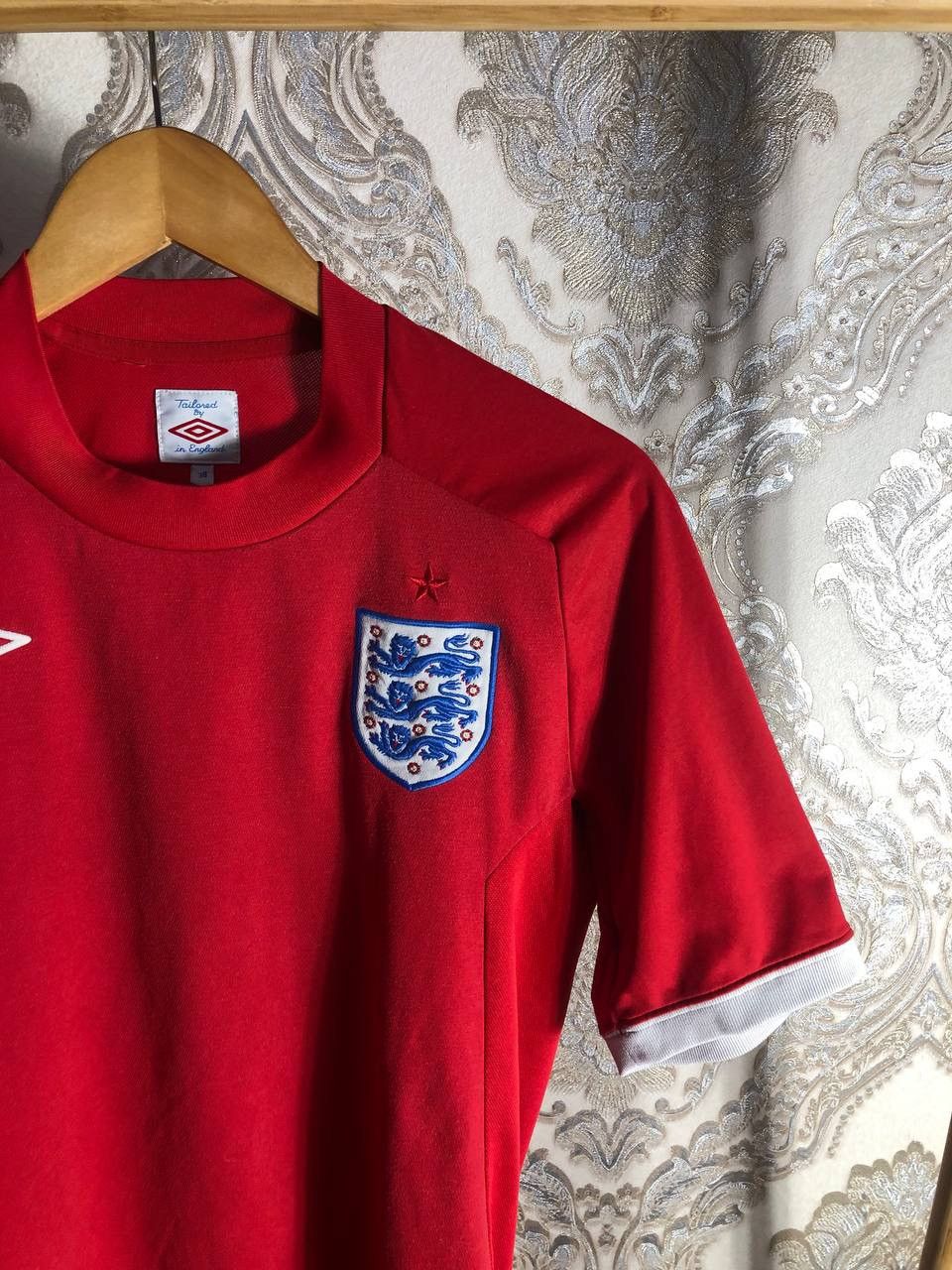 Umbro VINTAGE UMBRO ENGLAND RETRO SOCCER JERSEY MANCHESTER Y2K 90s Size US S / EU 44-46 / 1 - 2 Thumbnail