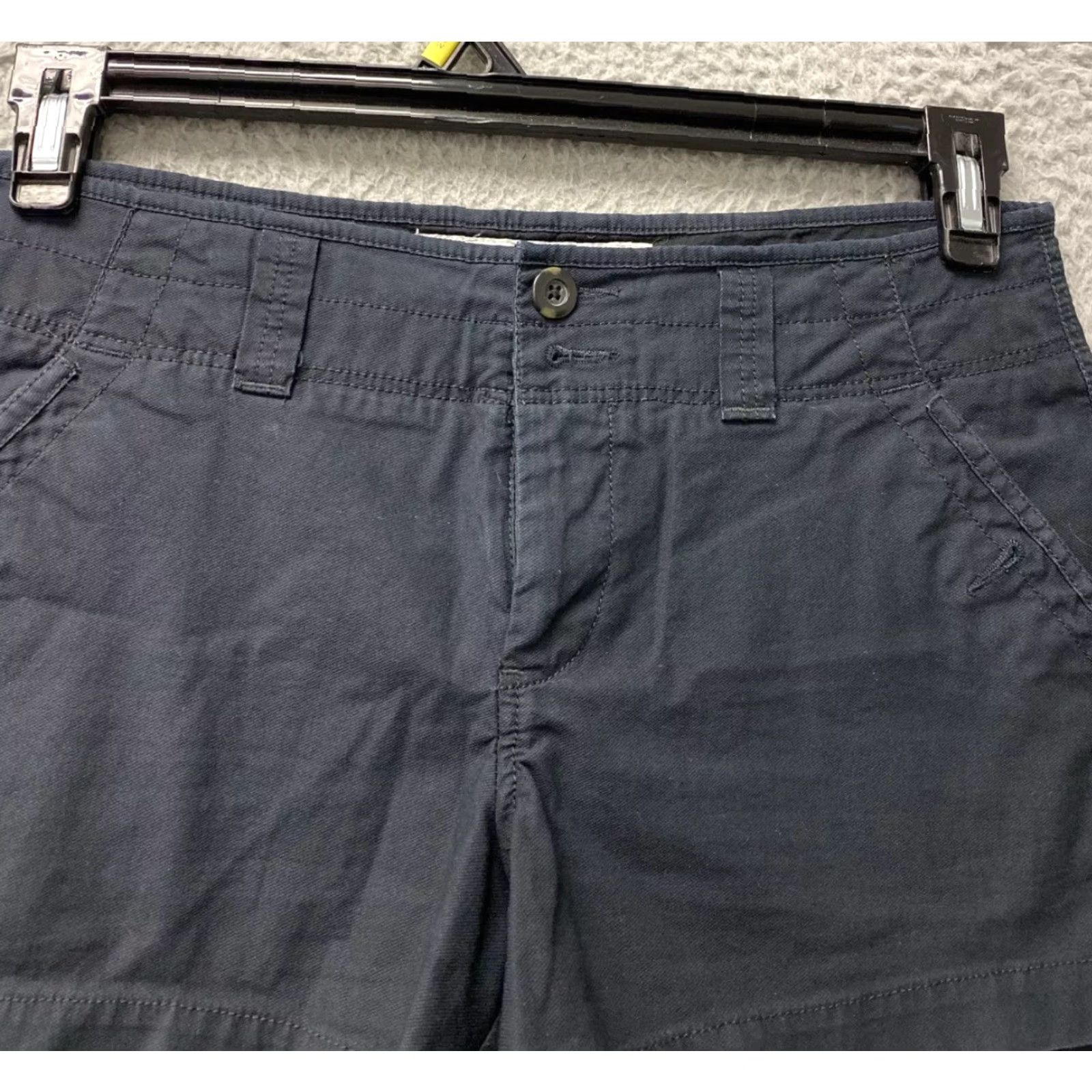 Old Navy Old Navy Women's Black Shorts Flat Front Mid Rise 4 /3-Inch Inseam Casual Summer Style Size 27" / US 4 / IT 40 - 2 Thumbnail