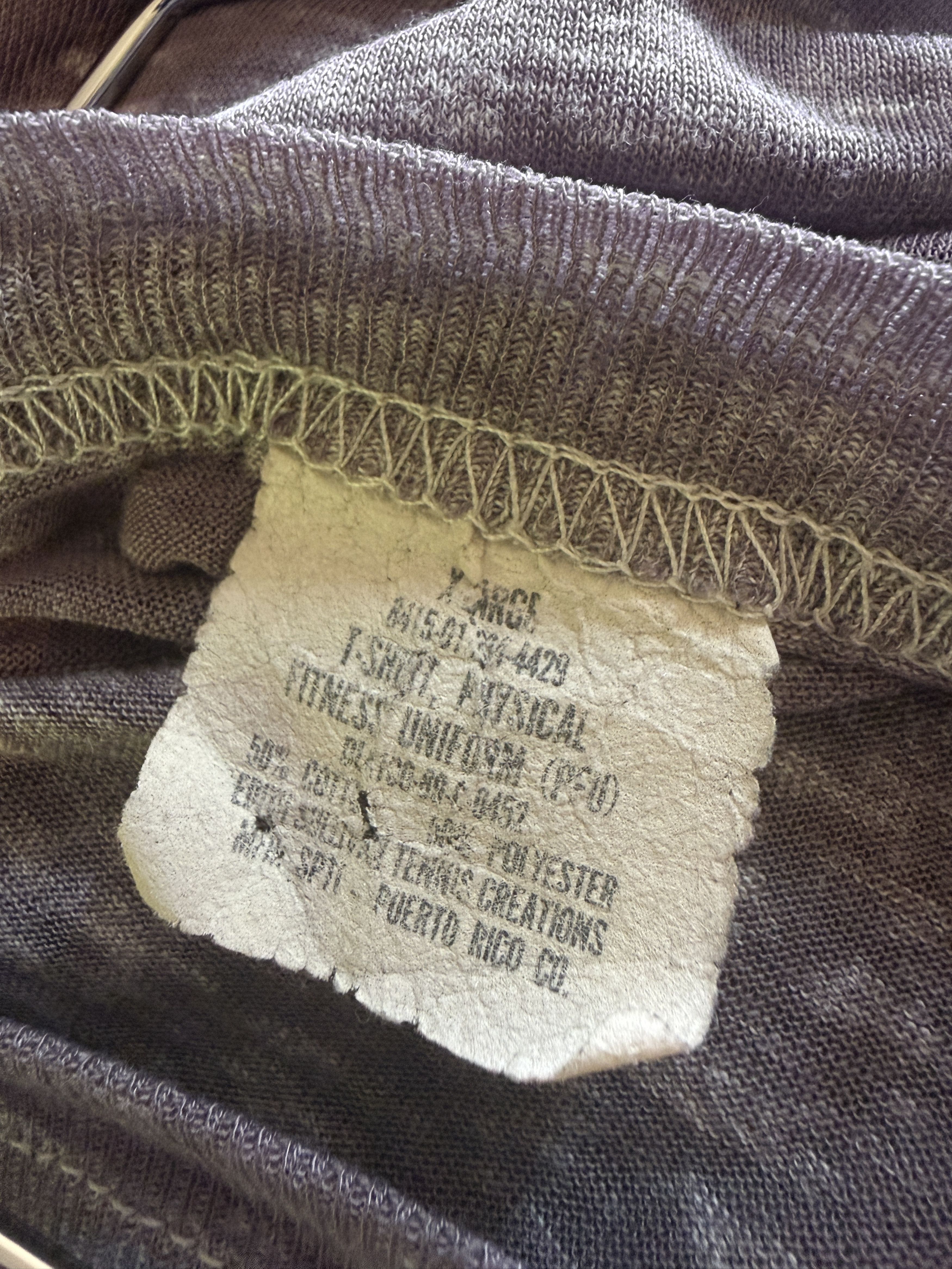 Vintage ARMY 1980S PAPER THIN THRASHED T SHIRT Size US XL / EU 56 / 4 - 3 Thumbnail