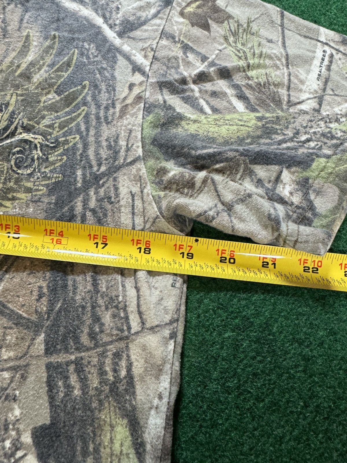 Chase Authentics × Vintage Y2K Realtree Camo Kevin Harvick Nascar Chase T Shirt Size US M / EU 48-50 / 2 - 5 Thumbnail