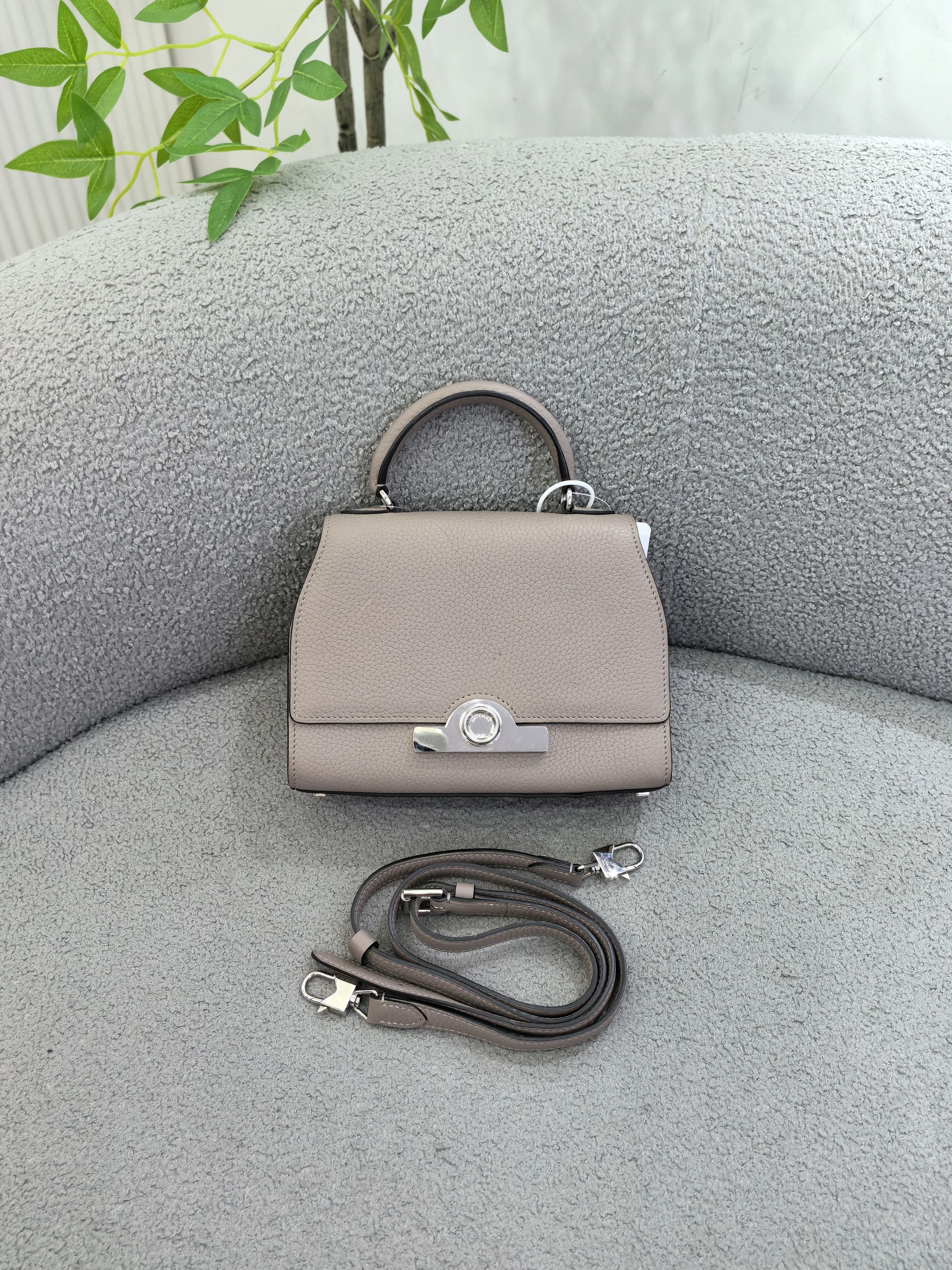 Moynat Pre-loved Bag Very good condition Size ONE SIZE - 1 Thumbnail