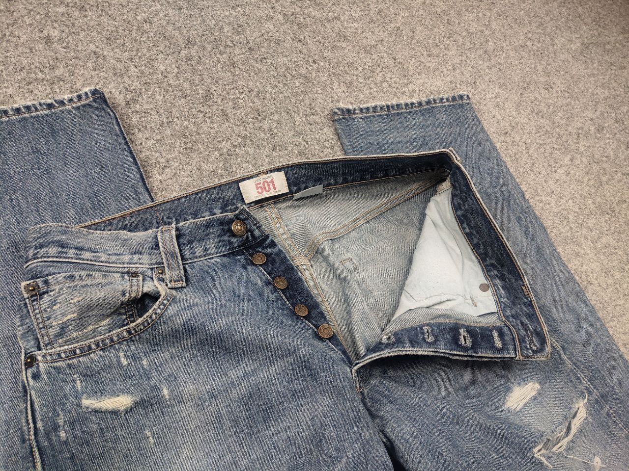 Levi's Vintage Levis 501 Straight Button Faded Denim Jeans Retro Size US 33 - 14 Thumbnail