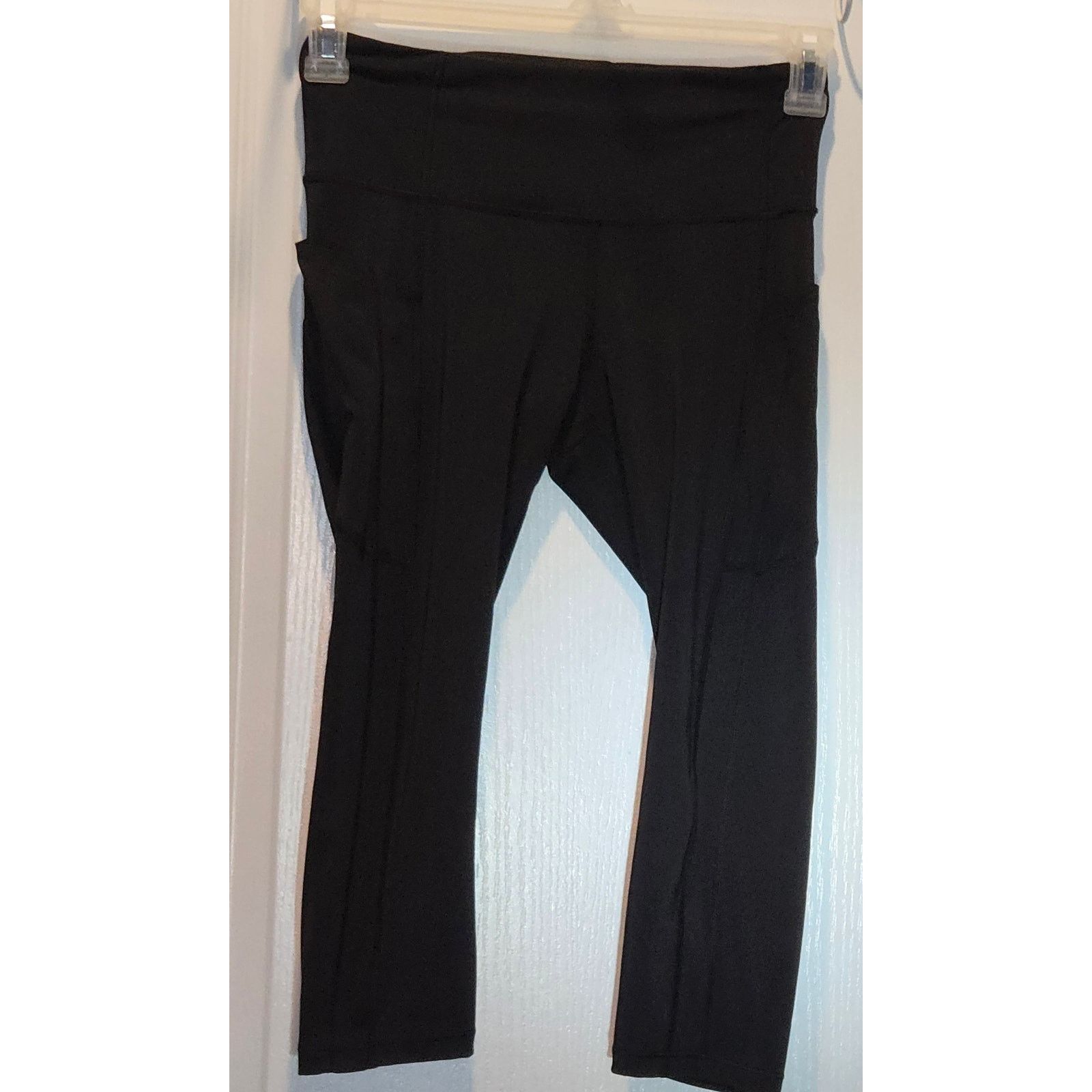 Athleta Athleta Ultimate Stash II Capri Leggings Women sz S black Size 25" / US 0 / IT 36 - 1 Thumbnail