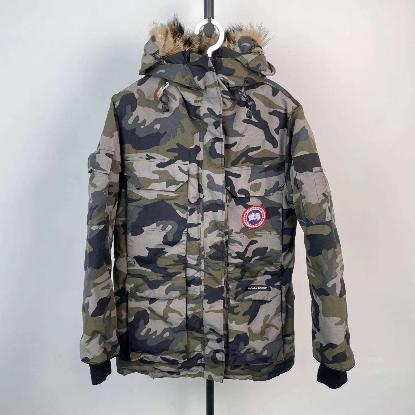 Canada Goose Canada Goose Camo Down Jacket S Size US S / EU 44-46 / 1 - 1 Thumbnail