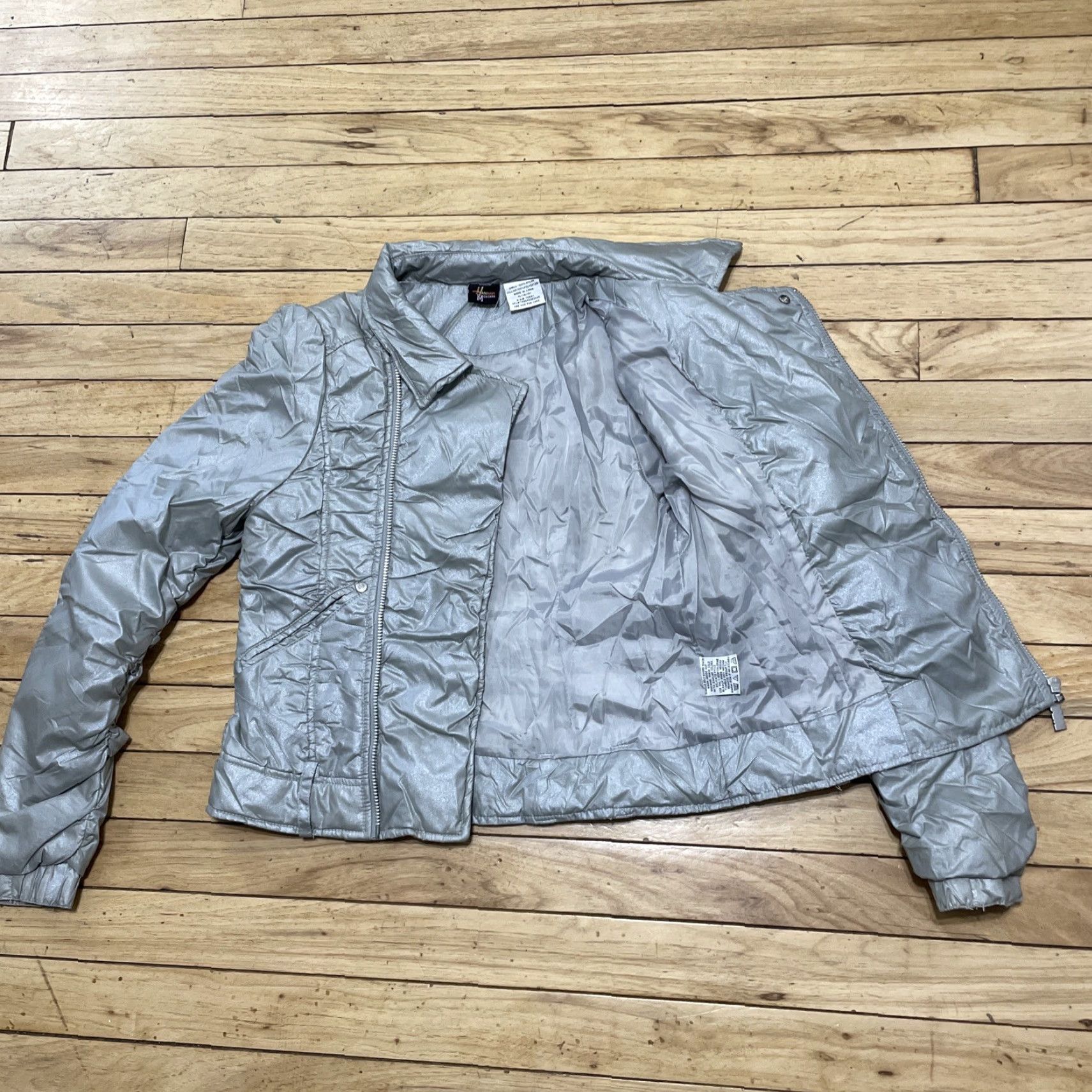 Disney VINTAGE Disney Hannah Montana y2k Jacket Junior XL 12/14 Silver Metallic Moto Crop RARE Size XL / US 12-14 / IT 48-50 - 3 Thumbnail