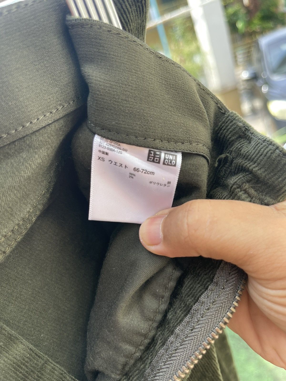 Uniqlo Uniqlo Corduroy Pants Size US 27 - 7 Thumbnail