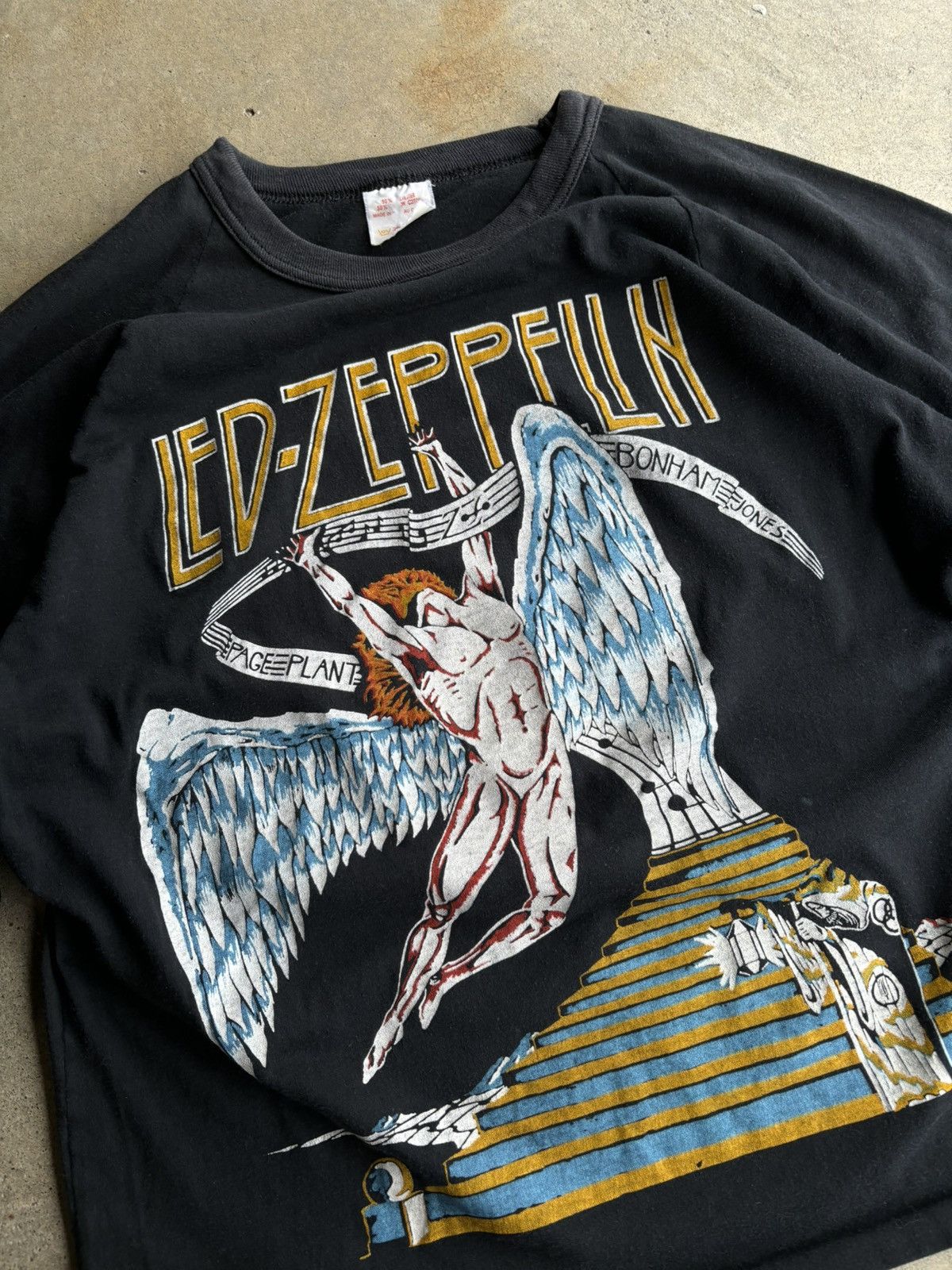 Band Tees Crazy 70s Led Zeppelin Paper Thin Parking Boot Raglan Shirt Size US M / EU 48-50 / 2 - 3 Thumbnail