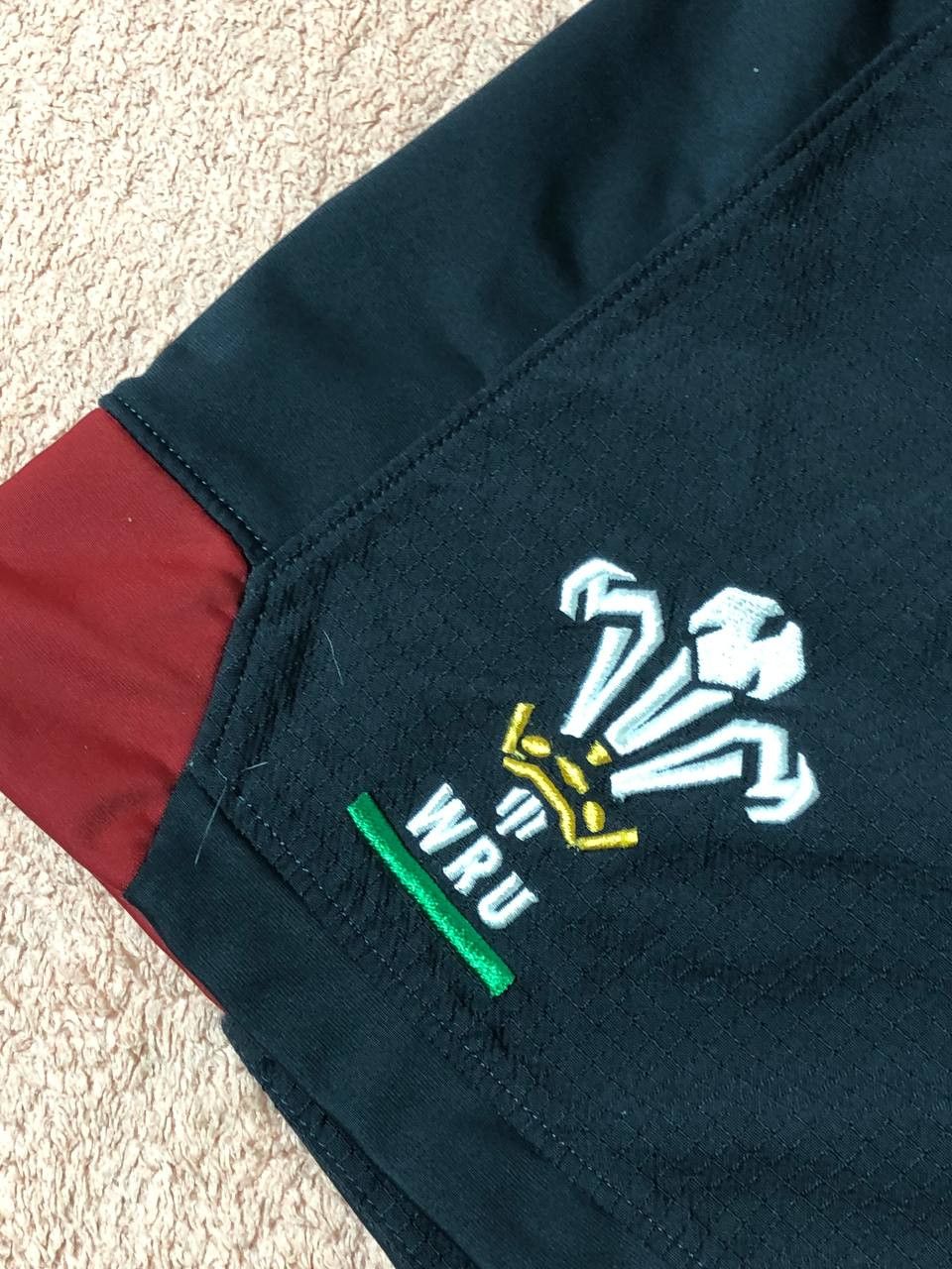 Under Armour × Vintage Welsh rugby WRU Wales national team under armour shorts Size US 32 / EU 48 - 10 Thumbnail