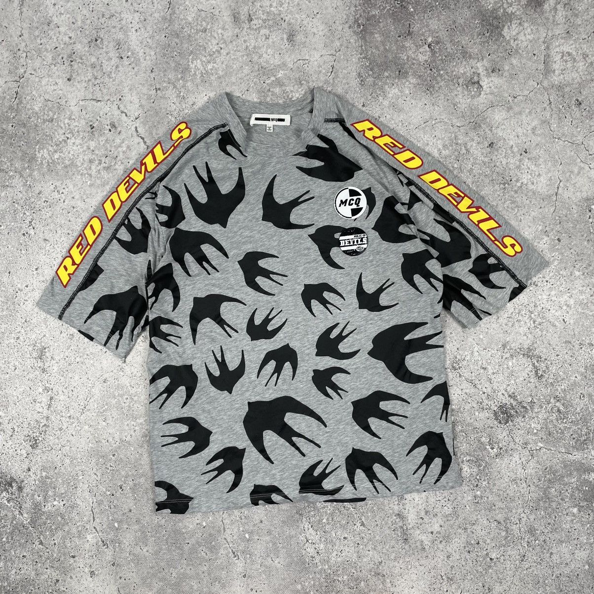 Alexander McQueen × Designer Alexander McQueen Red Devils Swallows Print T Shirt Size US XS / EU 42 / 0 - 3 Thumbnail